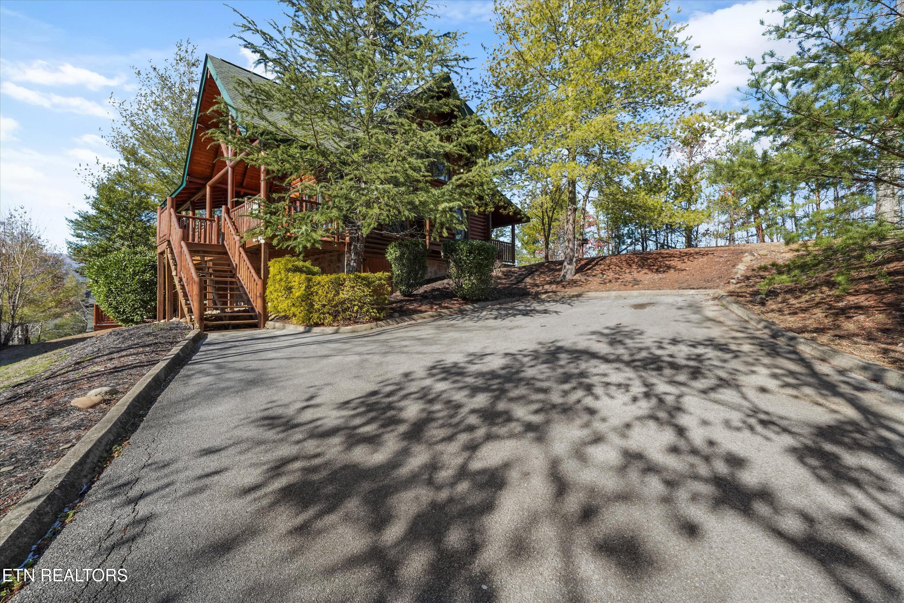 1679 Mountain Lodge Way Pigeon Forge TN 37862