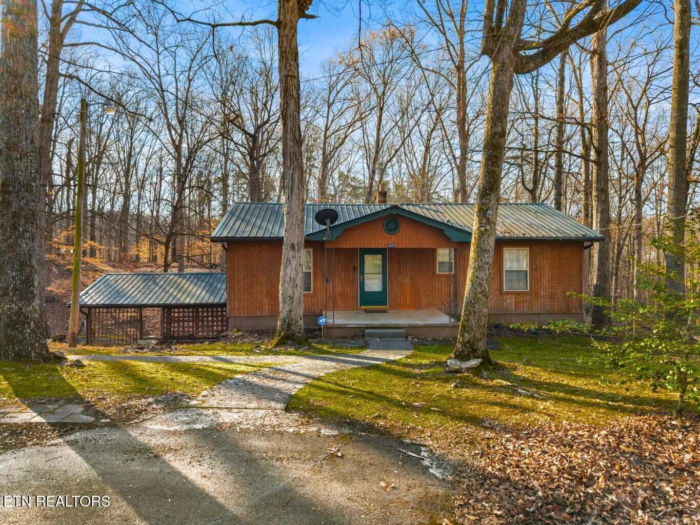 1027 Dean Circle Dandridge TN 37725
