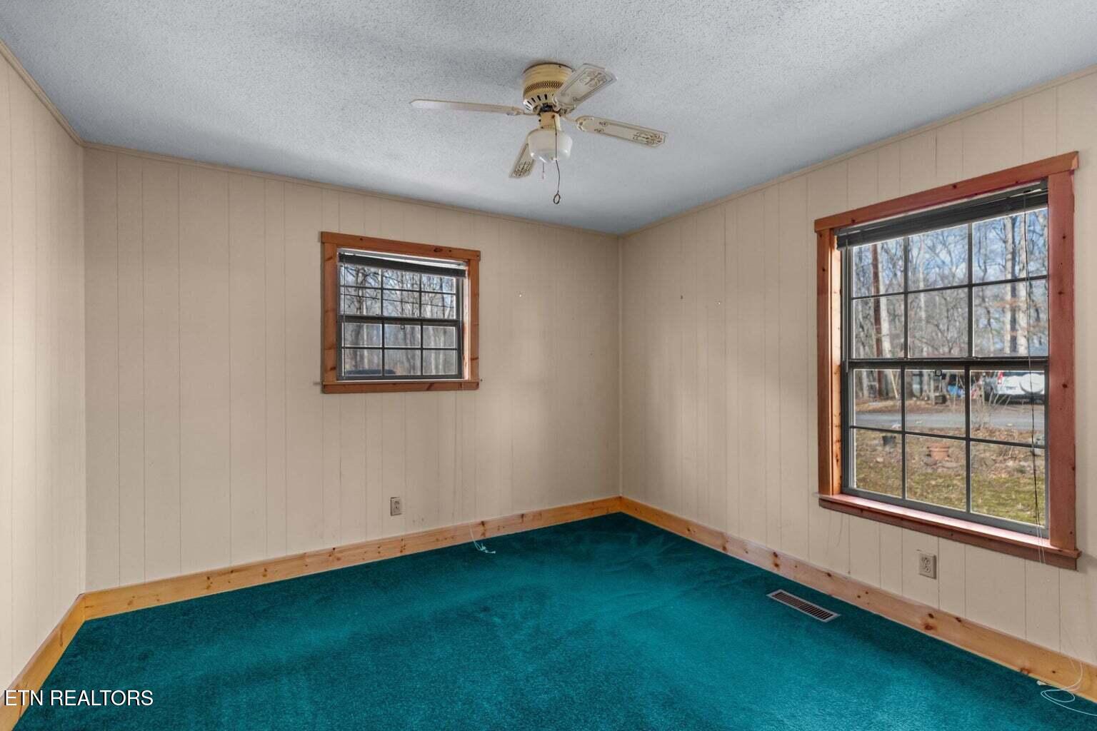 1027 Dean Circle Dandridge TN 37725