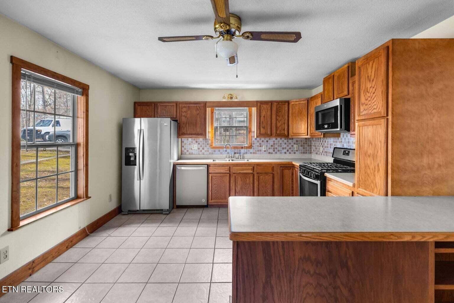 1027 Dean Circle Dandridge TN 37725