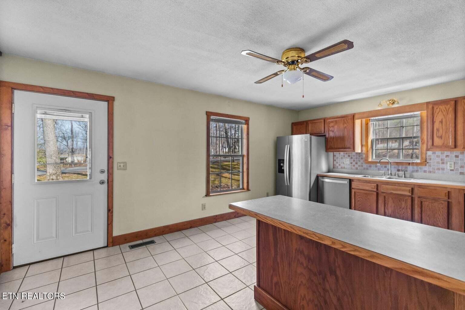 1027 Dean Circle Dandridge TN 37725
