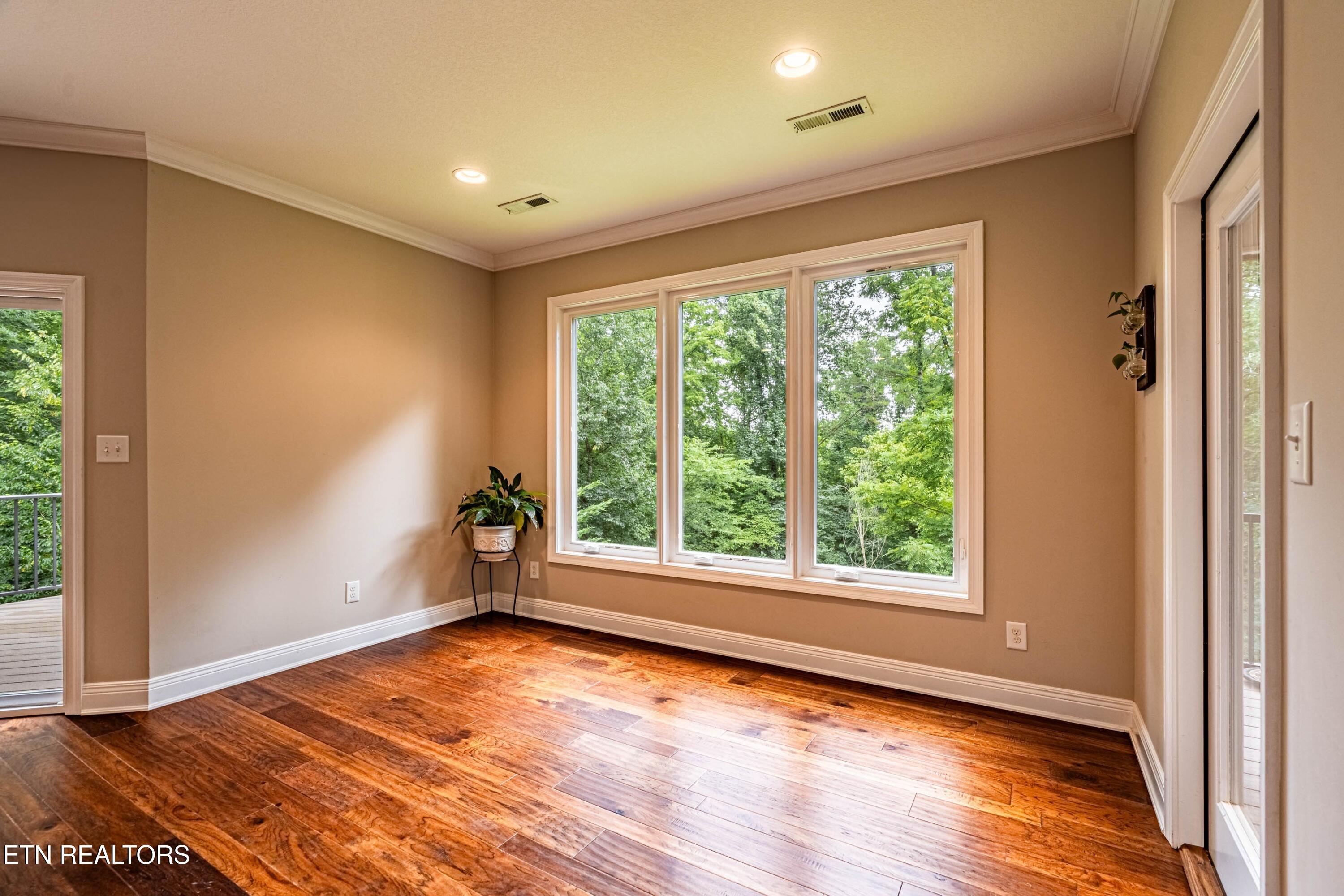 330 Dudala Point Loudon TN 37774
