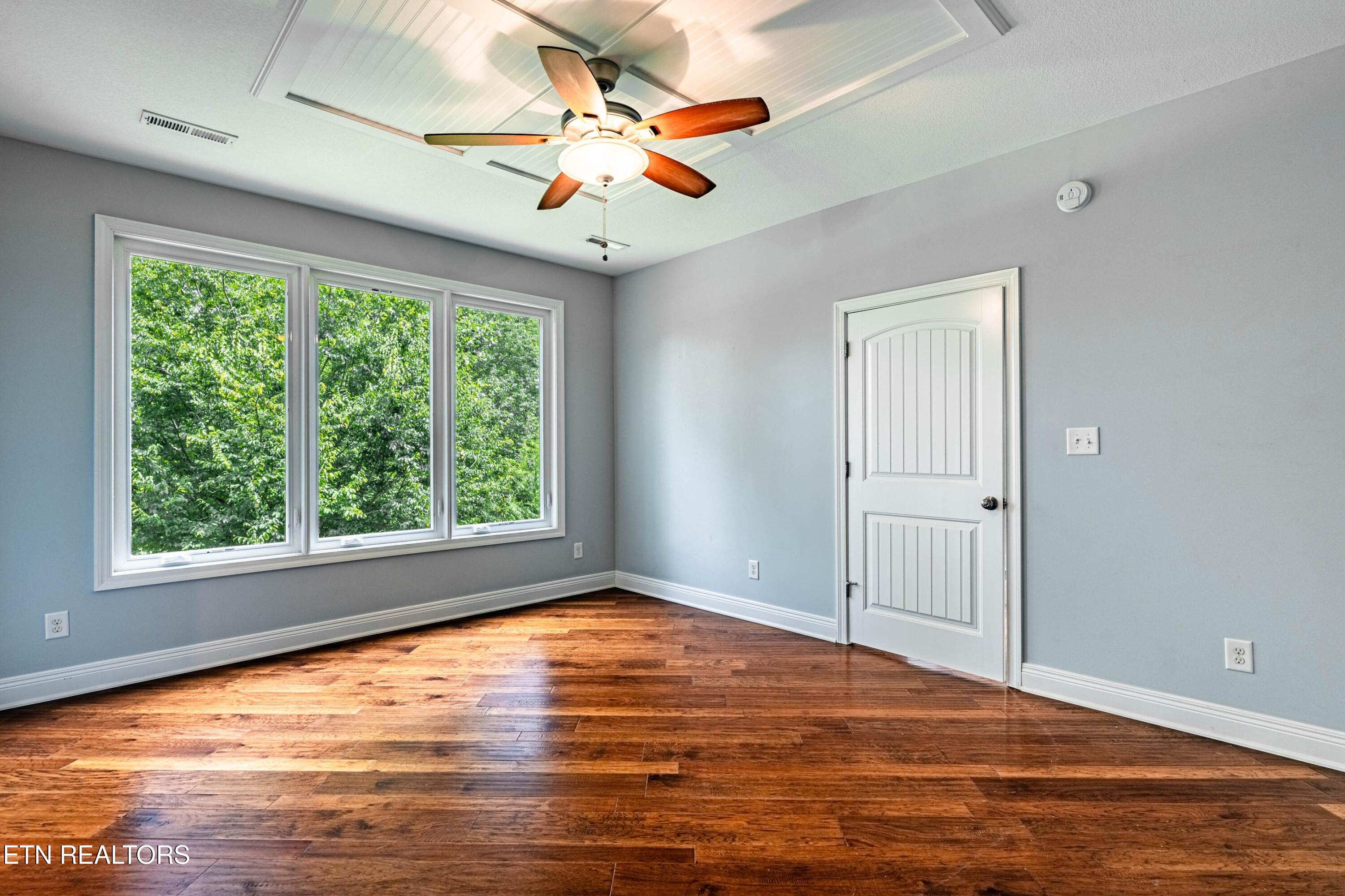 330 Dudala Point Loudon TN 37774