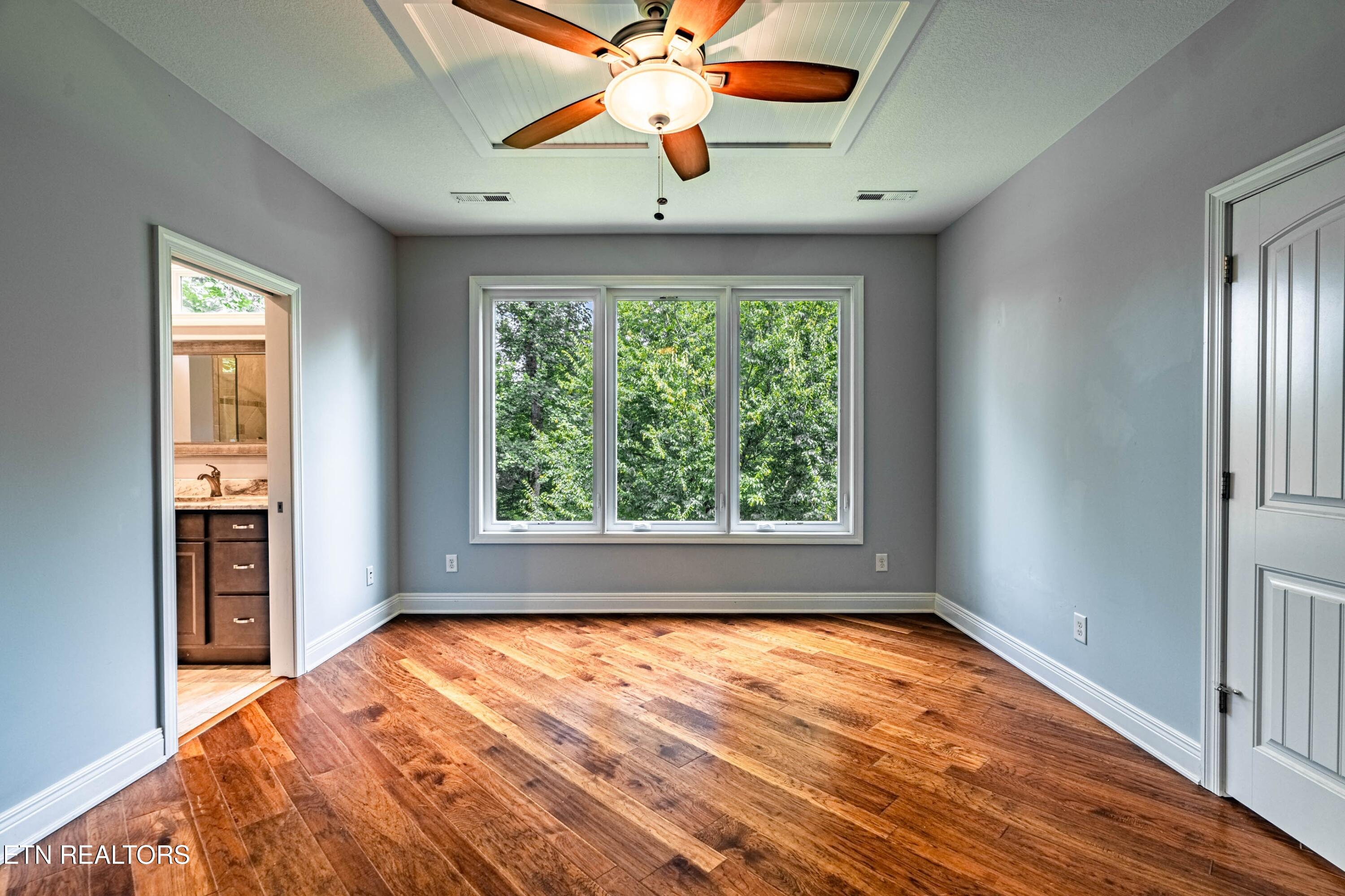330 Dudala Point Loudon TN 37774