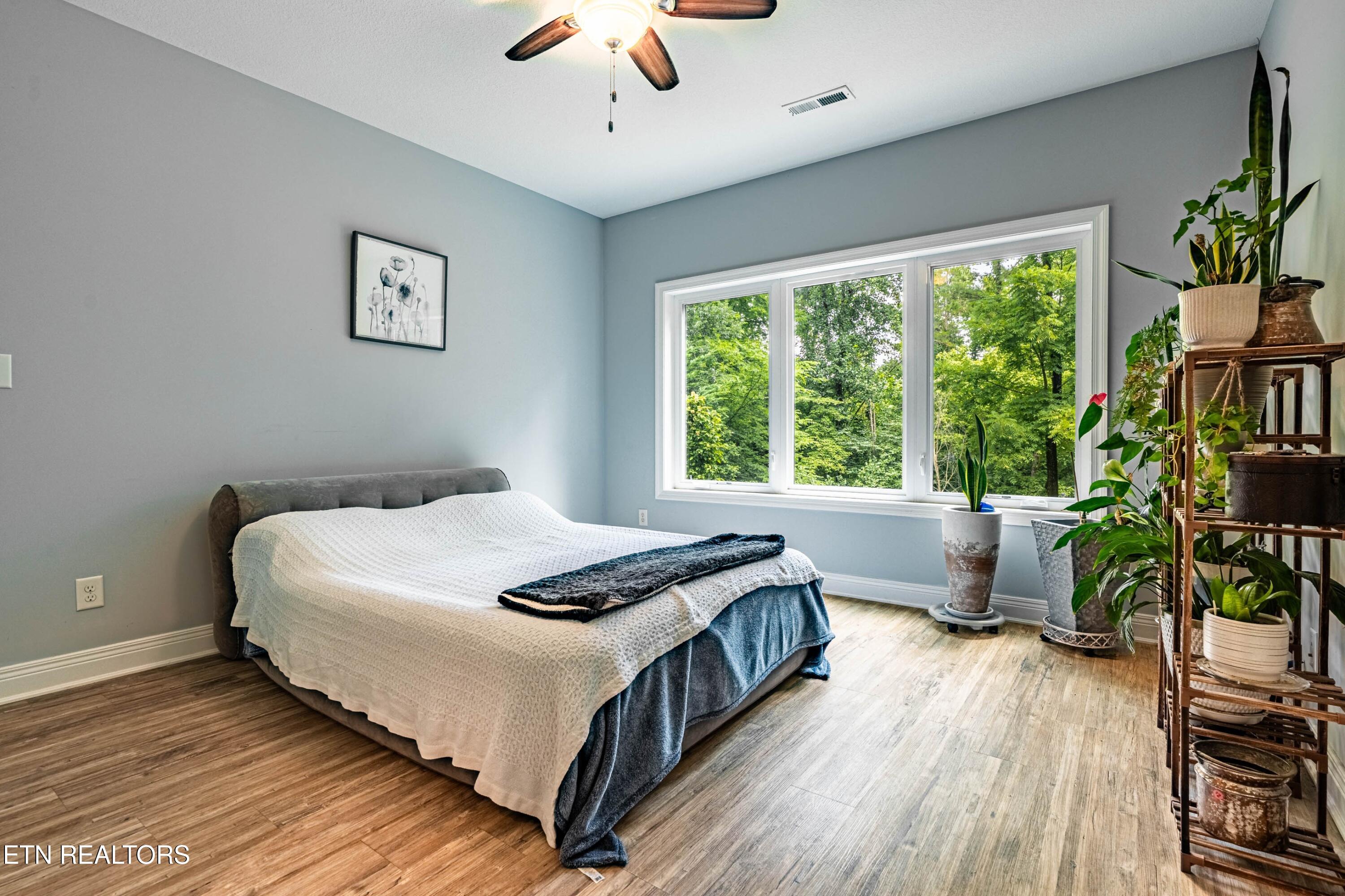 330 Dudala Point Loudon TN 37774