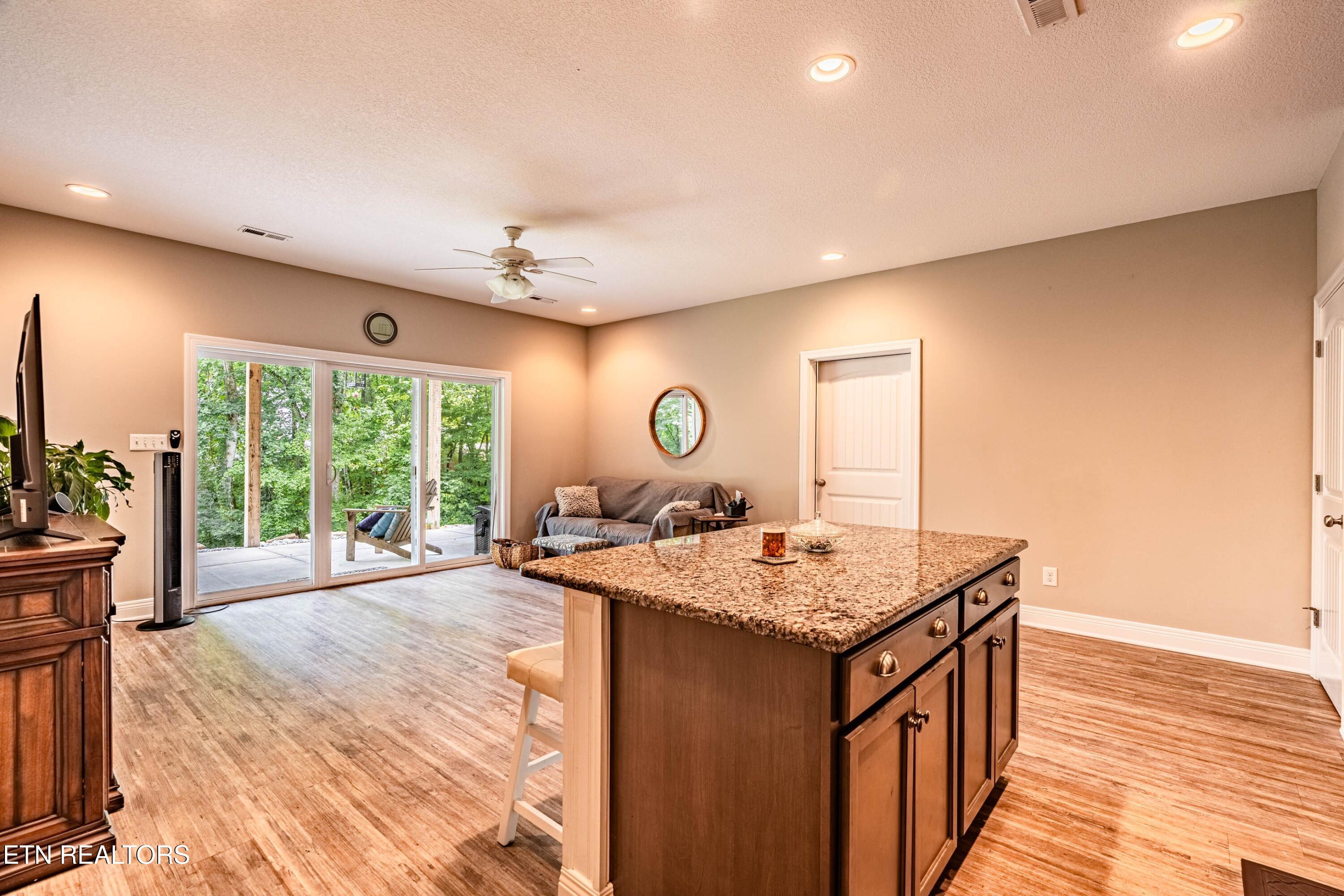 330 Dudala Point Loudon TN 37774