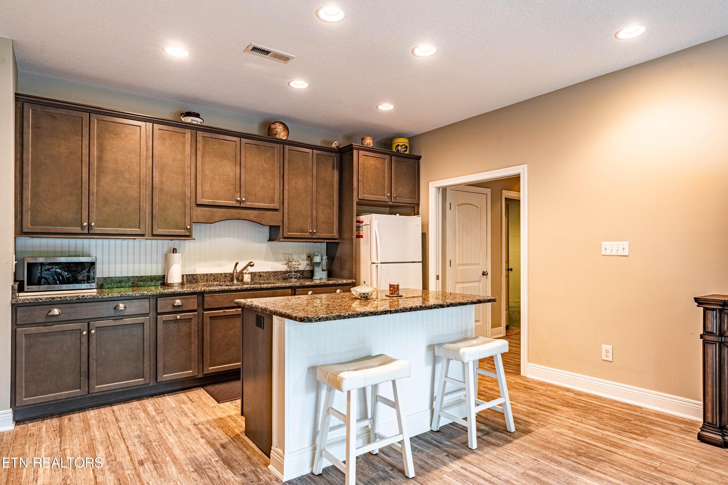 330 Dudala Point Loudon TN 37774