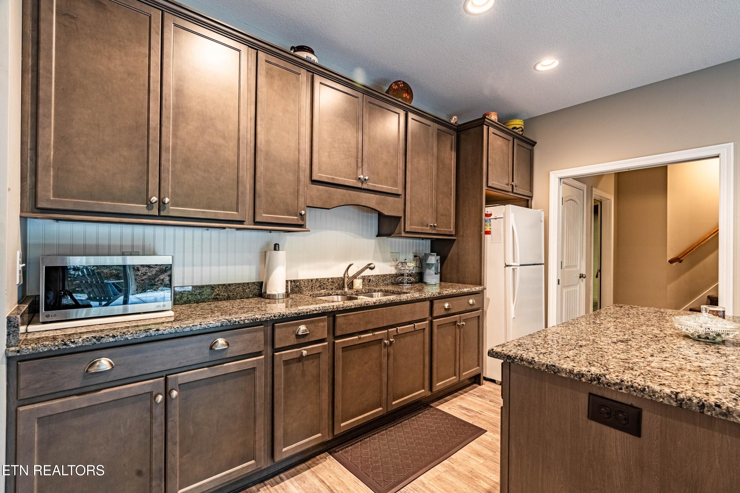 330 Dudala Point Loudon TN 37774