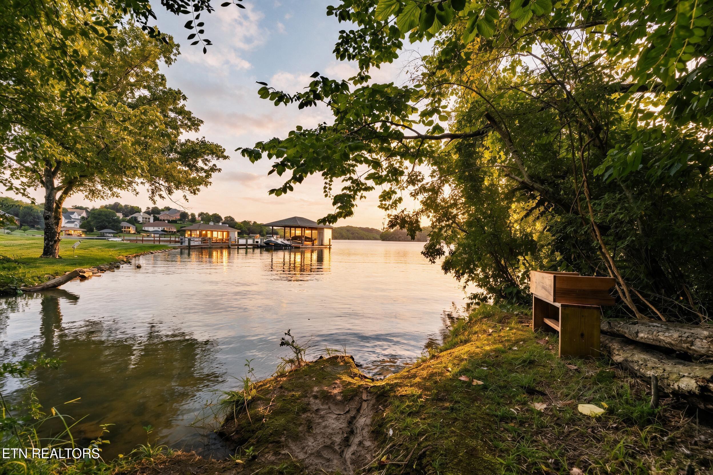 330 Dudala Point Loudon TN 37774