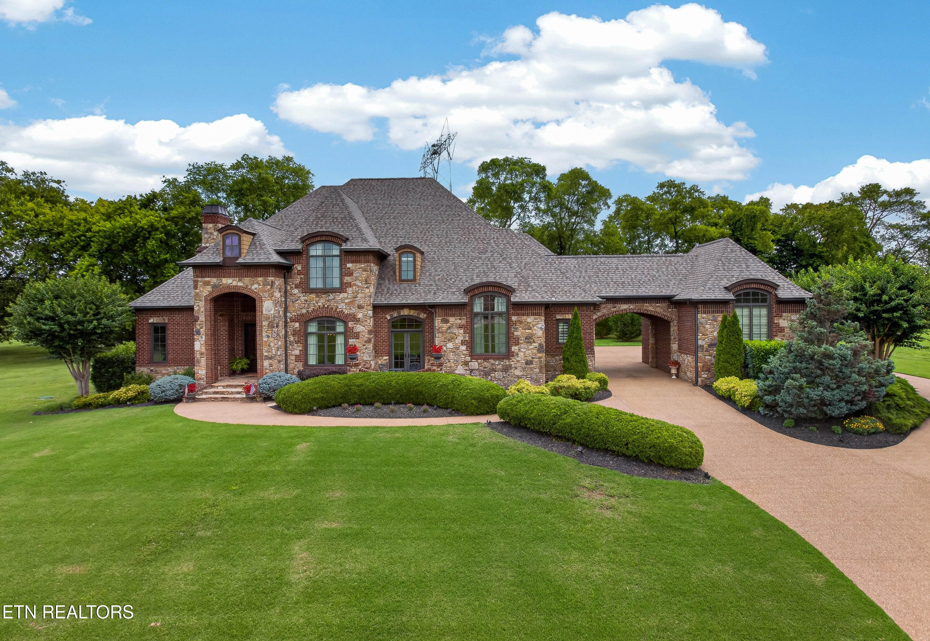 3642 Edgewater Way Louisville TN 37777