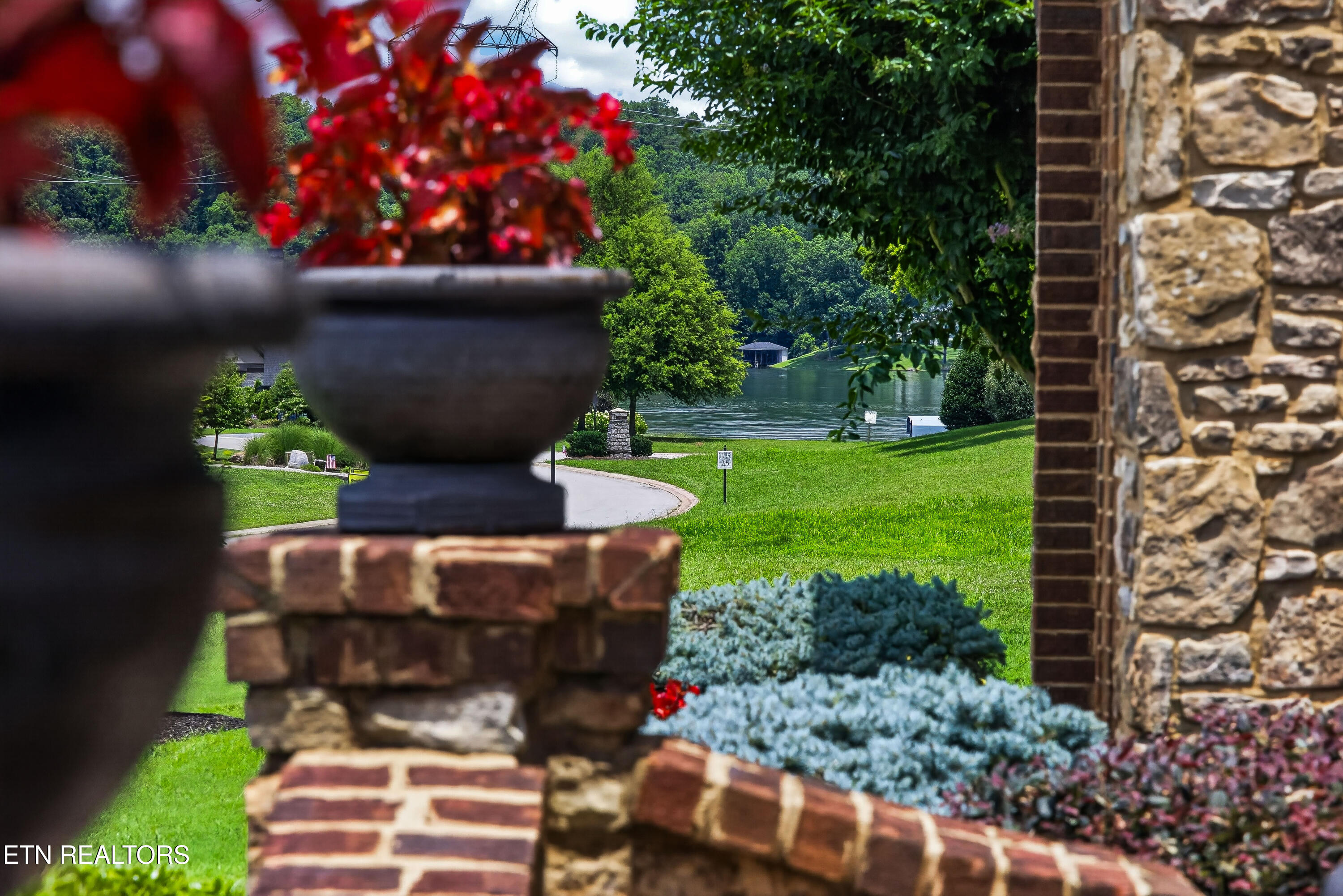3642 Edgewater Way Louisville TN 37777