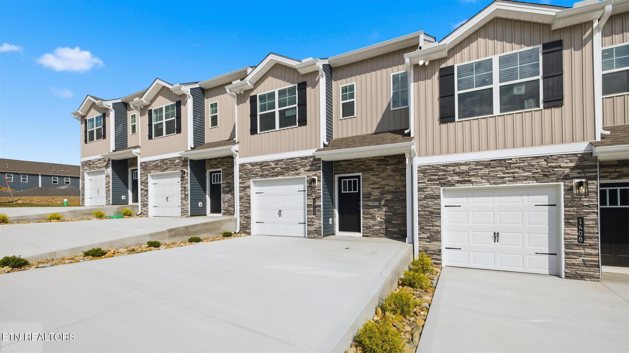 1410 Relaxation Run Sevierville TN 37876