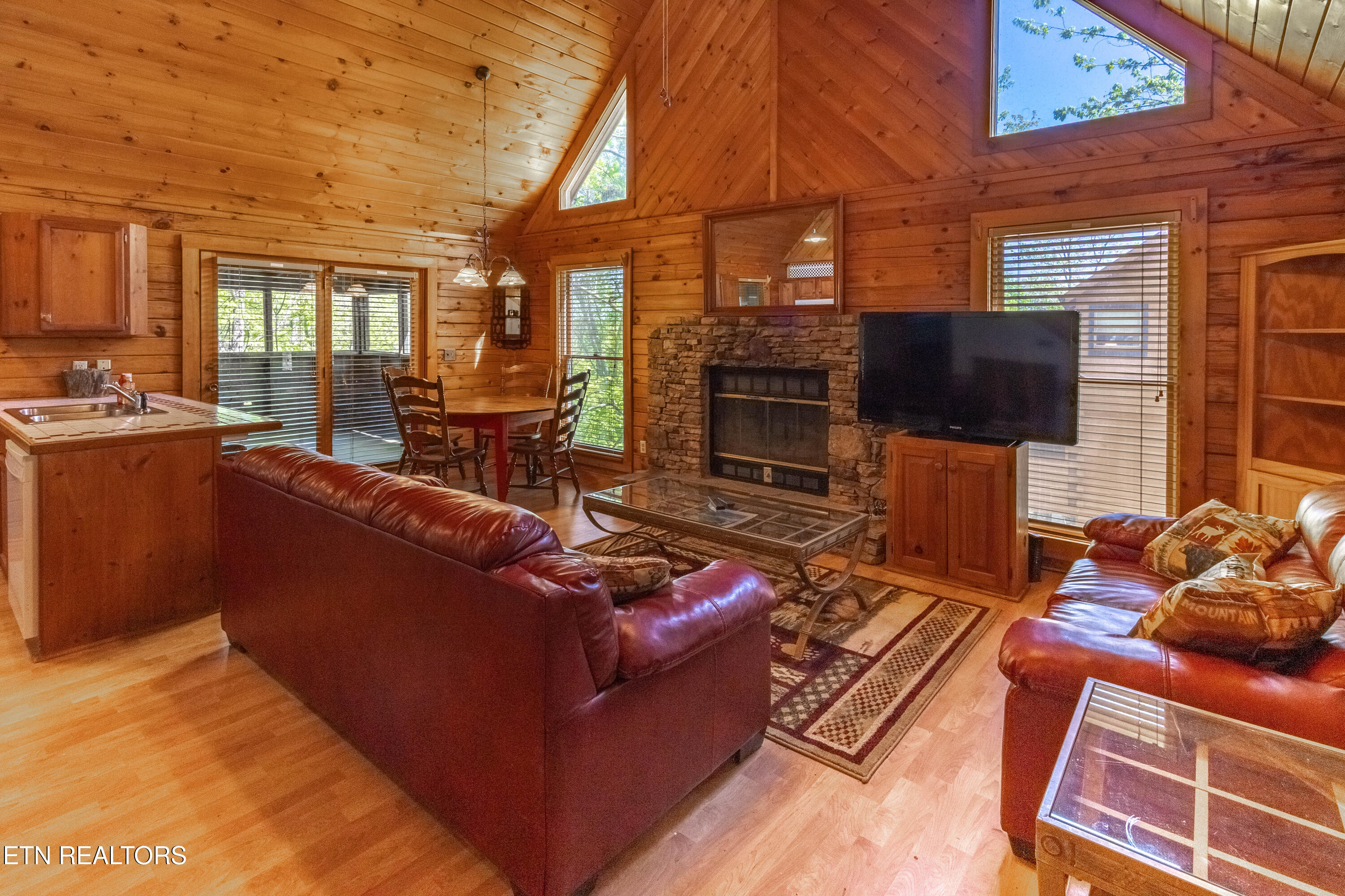 2322 Bonnie Lane Sevierville TN 37876