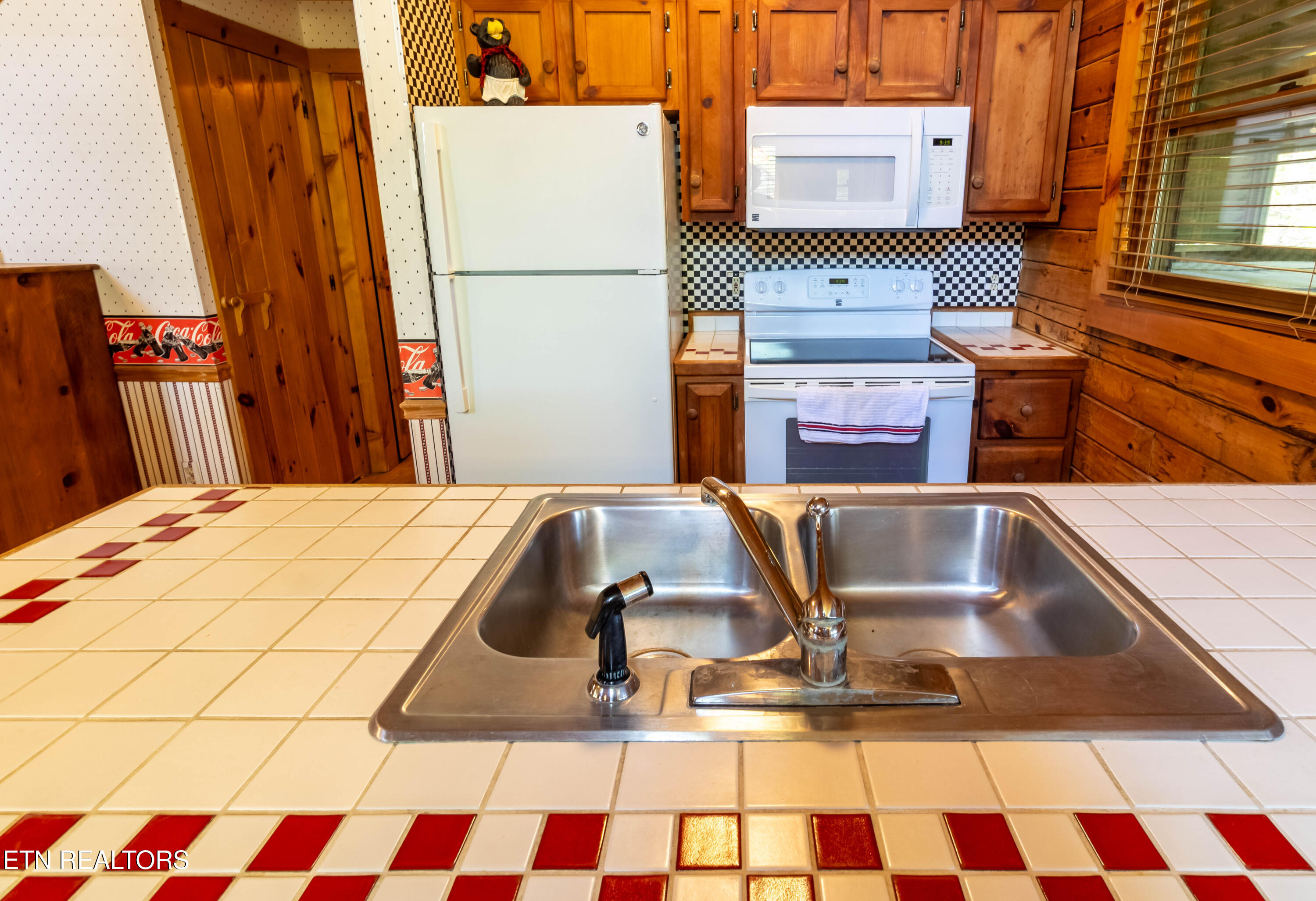 2322 Bonnie Lane Sevierville TN 37876