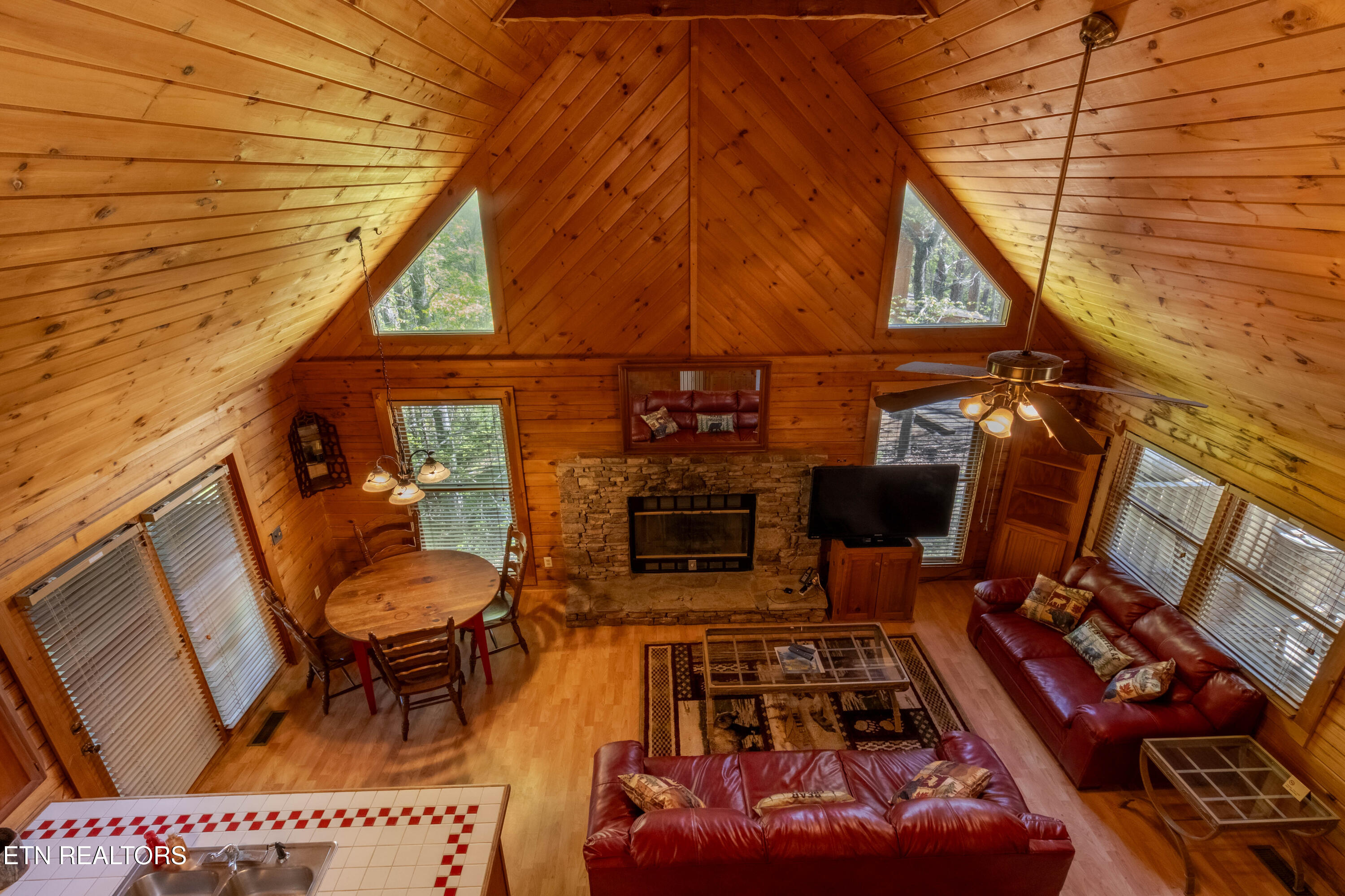 2322 Bonnie Lane Sevierville TN 37876
