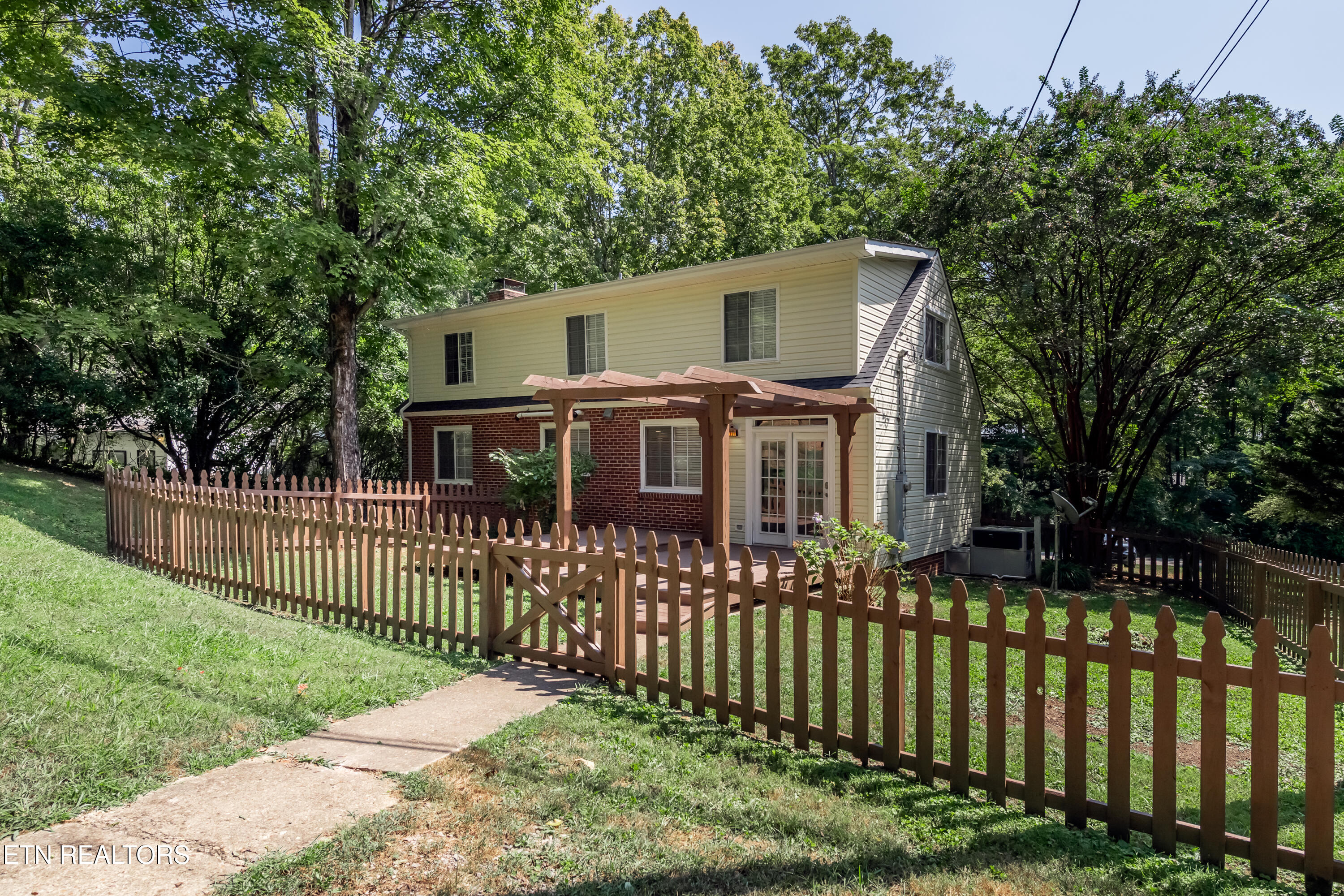 138 Crescent Road Norris TN 37828