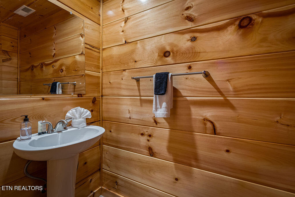 2918 Fiddlers Creek Way Pigeon Forge TN 37863