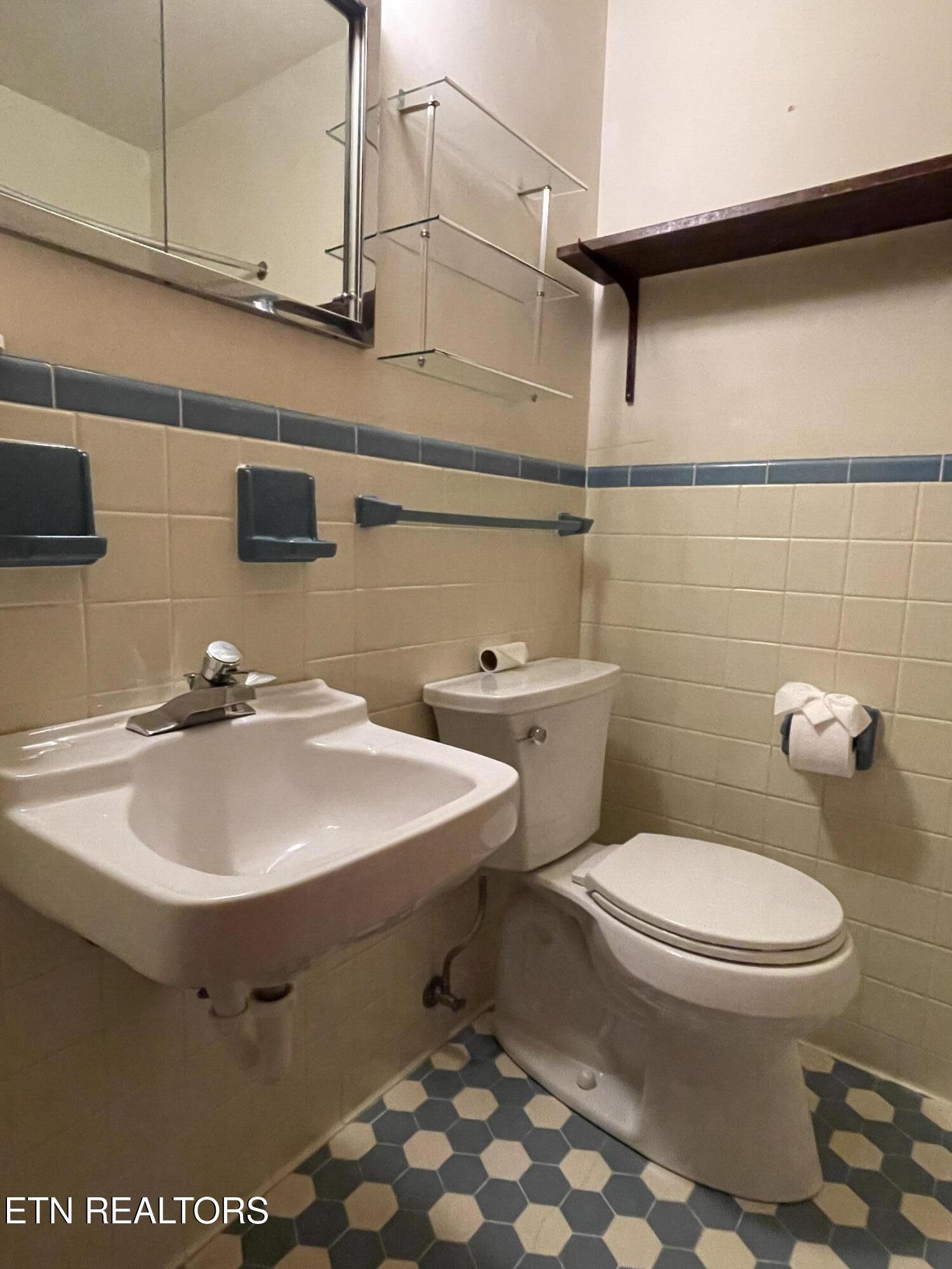 8200 Fox Run Lane Knoxville TN 37919