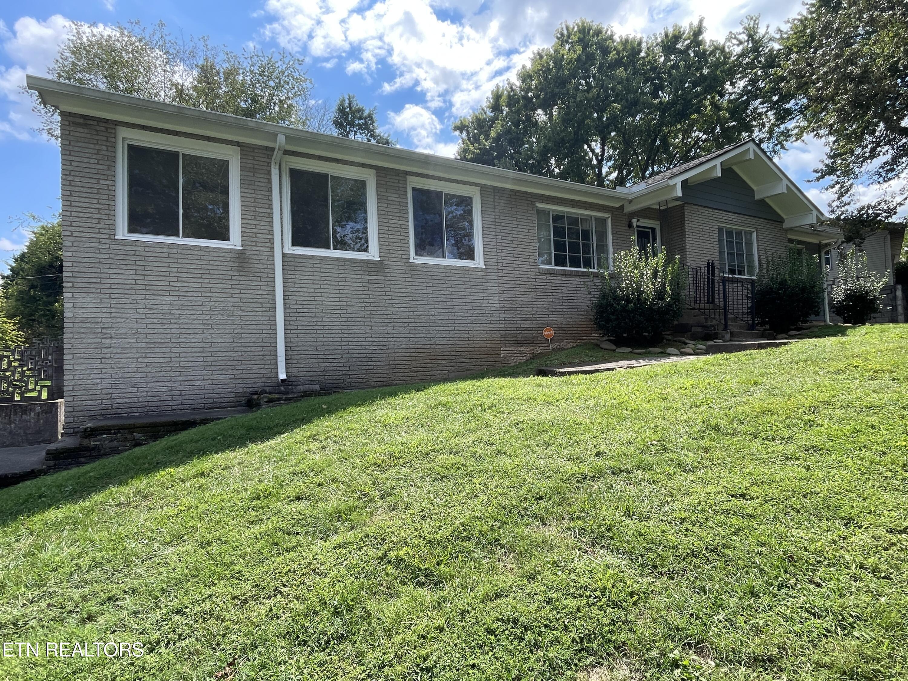 8200 Fox Run Lane Knoxville TN 37919