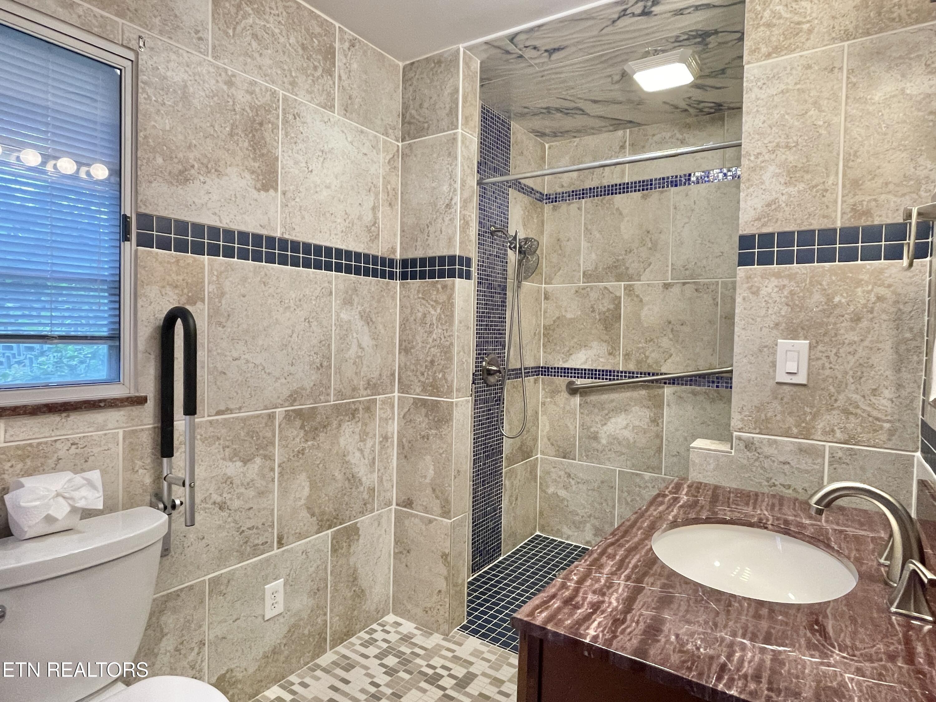 8200 Fox Run Lane Knoxville TN 37919