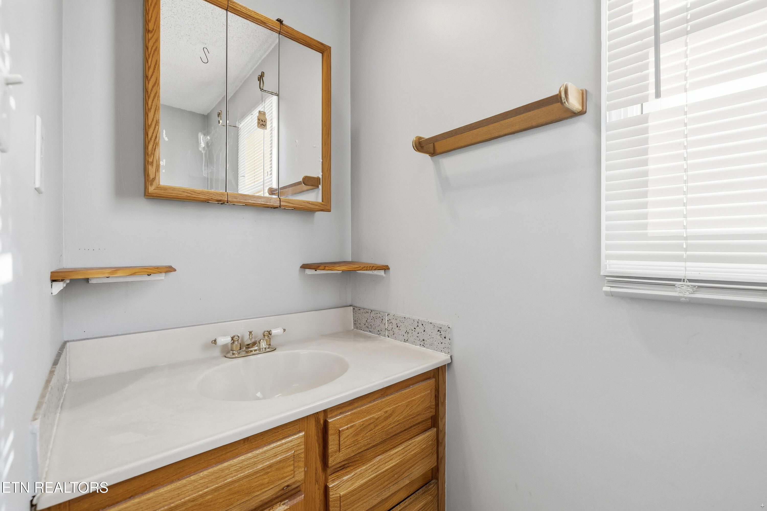 425 Holbrook Avenue Lenoir City TN 37771