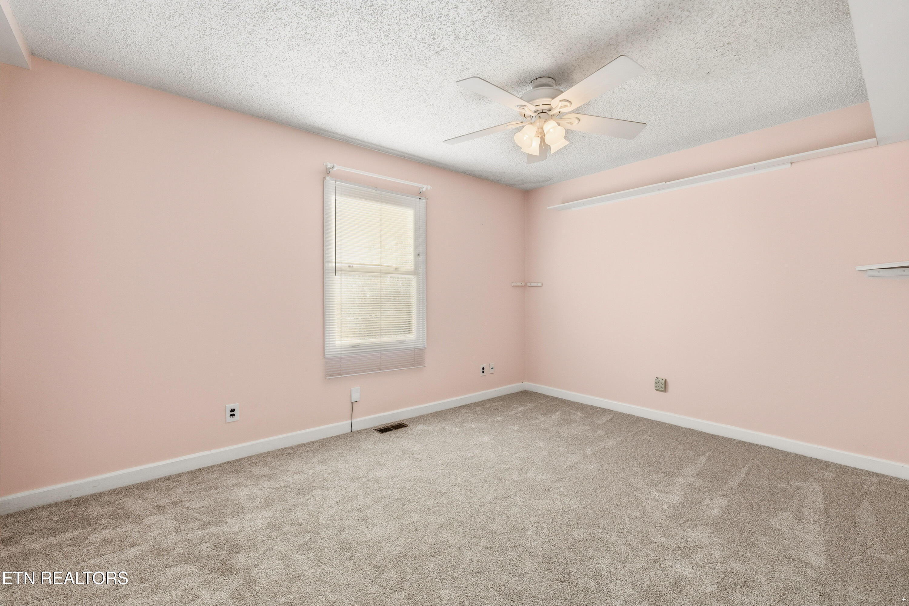 425 Holbrook Avenue Lenoir City TN 37771