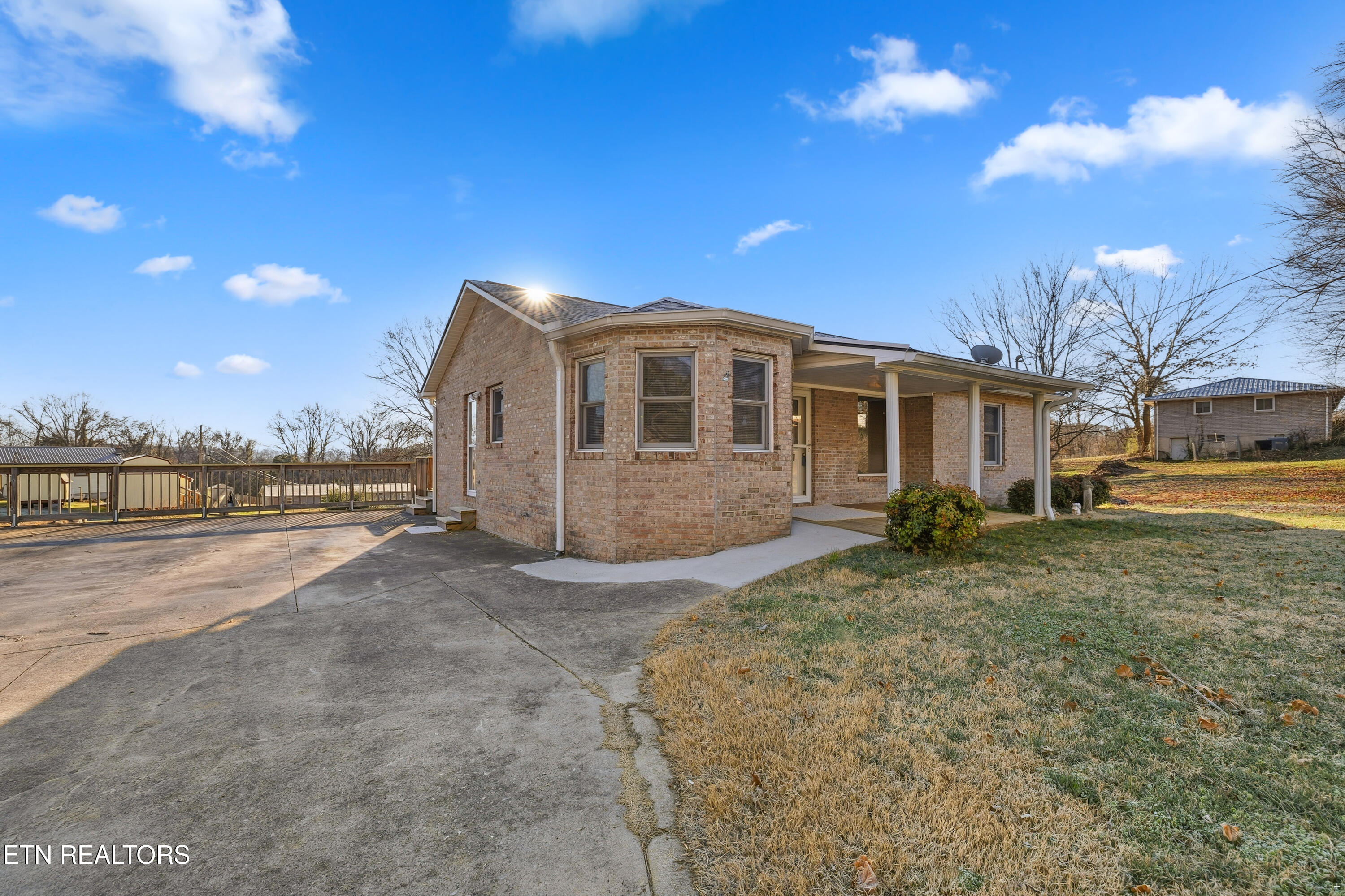 425 Holbrook Avenue Lenoir City TN 37771