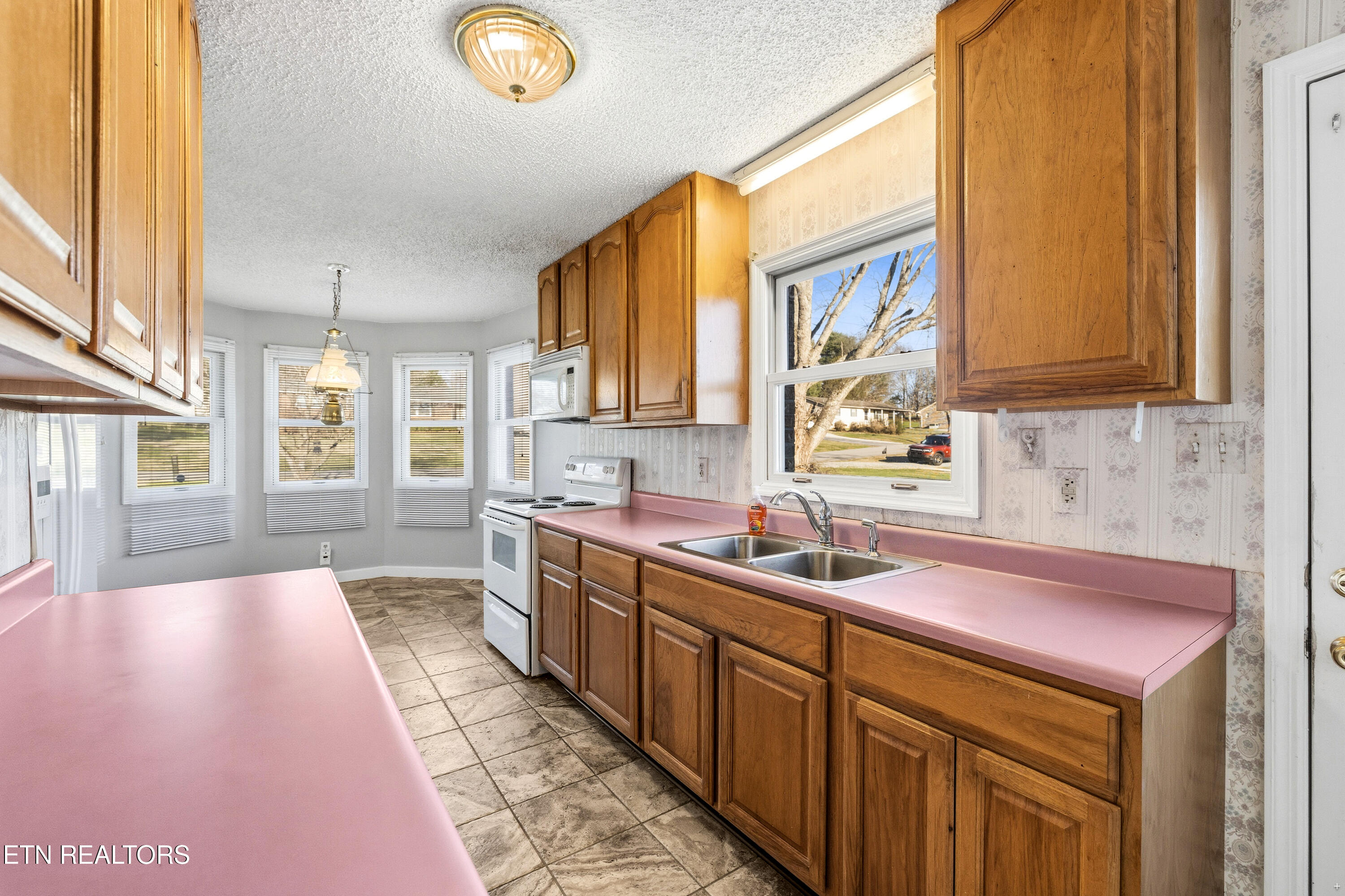 425 Holbrook Avenue Lenoir City TN 37771