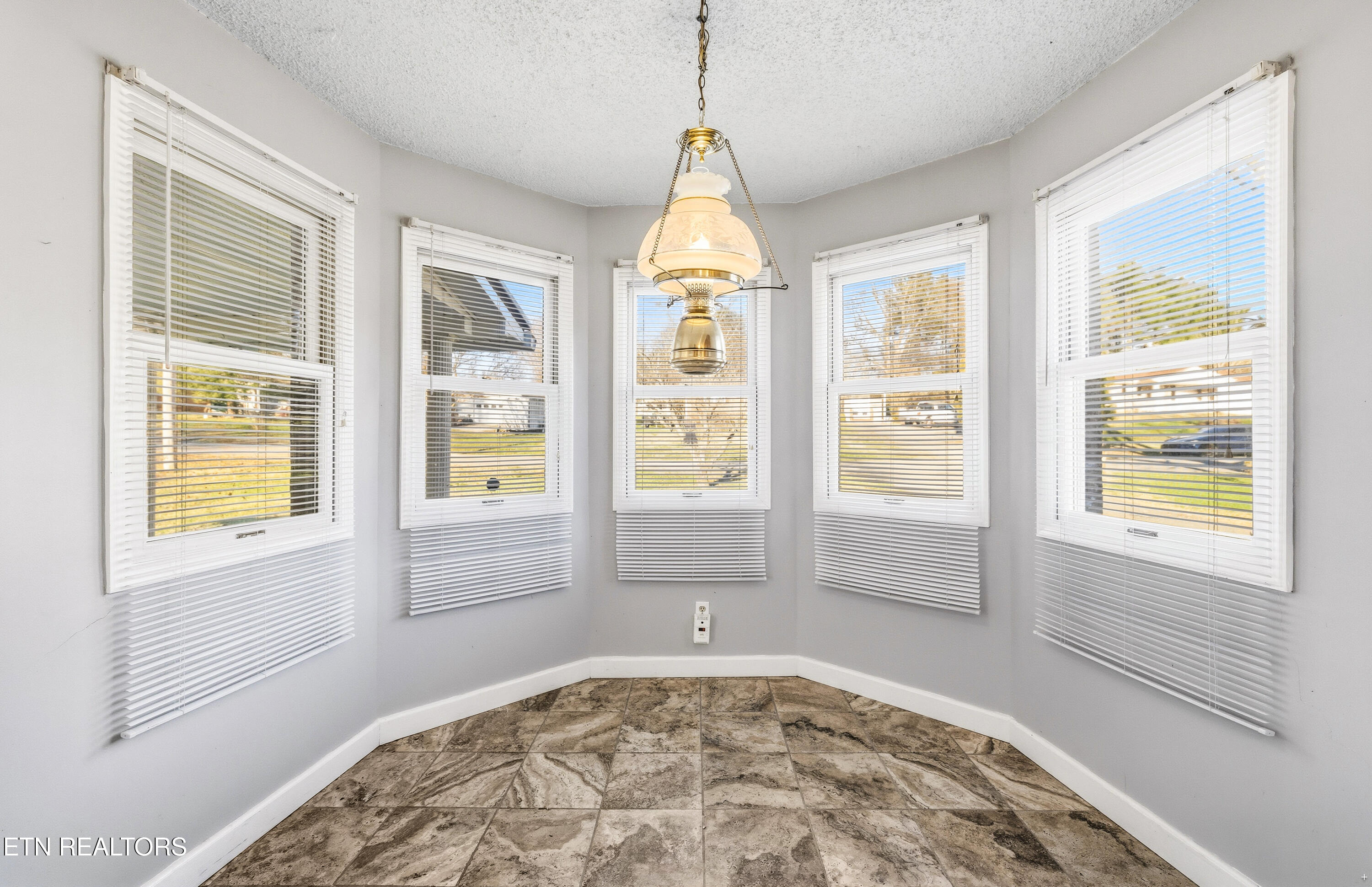 425 Holbrook Avenue Lenoir City TN 37771