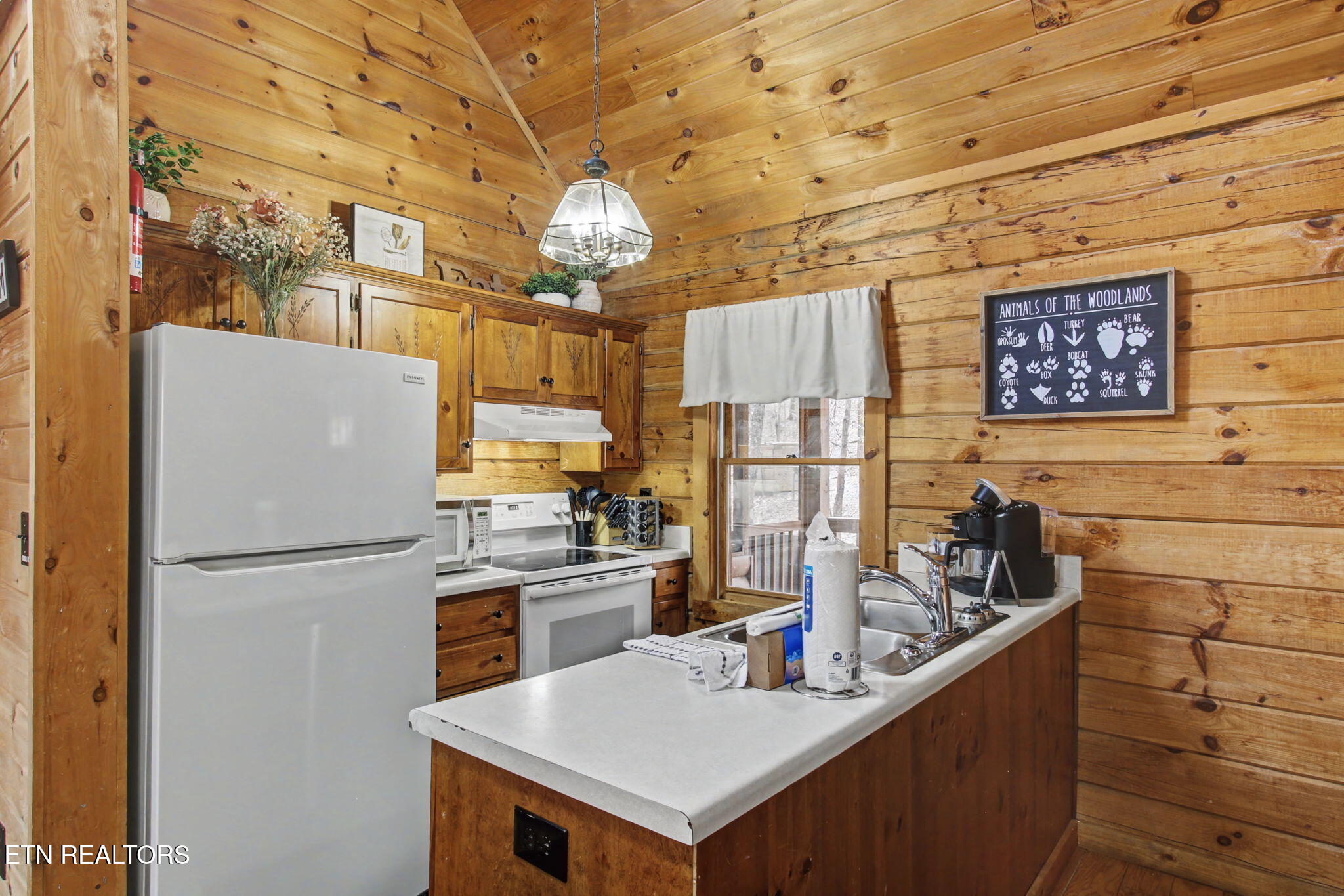 2137 Red Bud Road Sevierville TN 37876