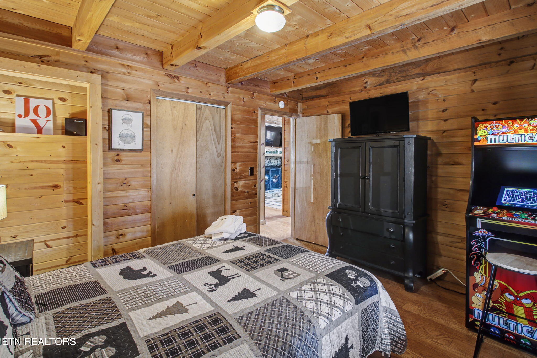 2137 Red Bud Road Sevierville TN 37876