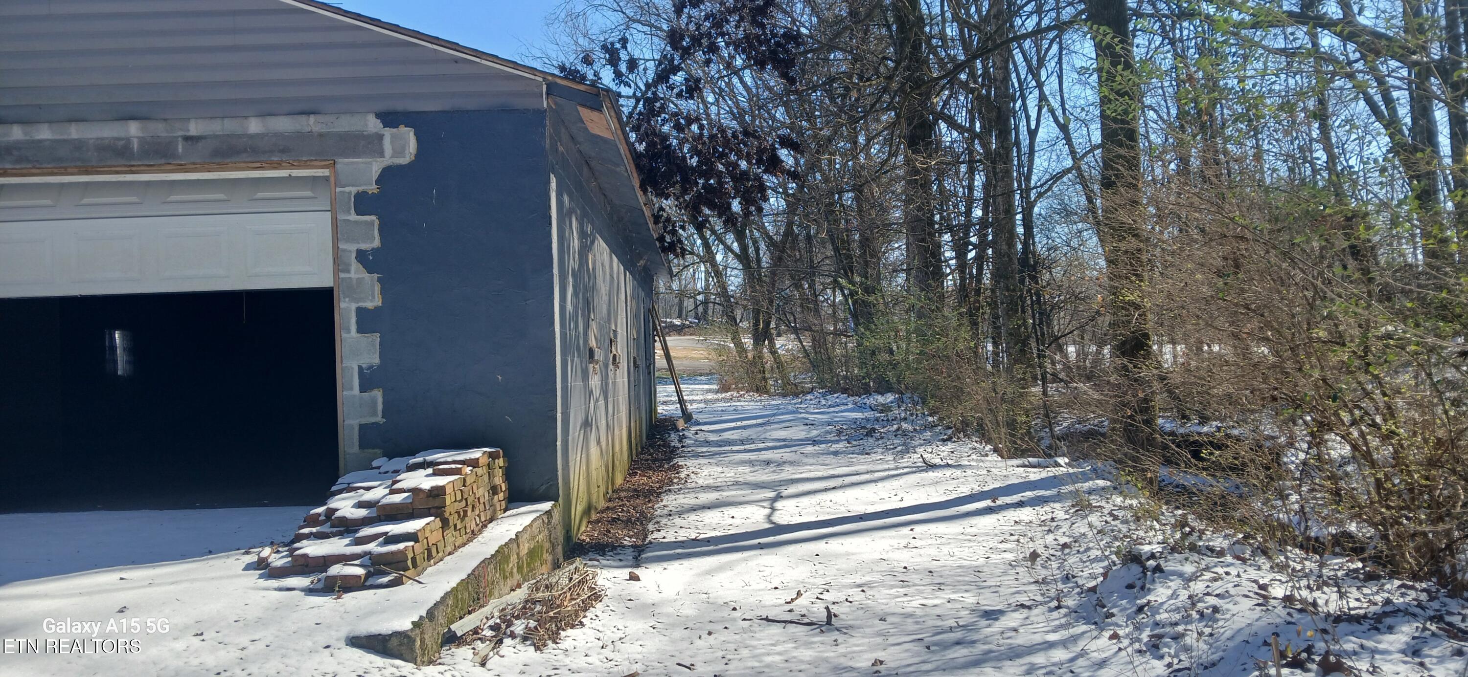 2405 Clearwater Road Athens TN 37303