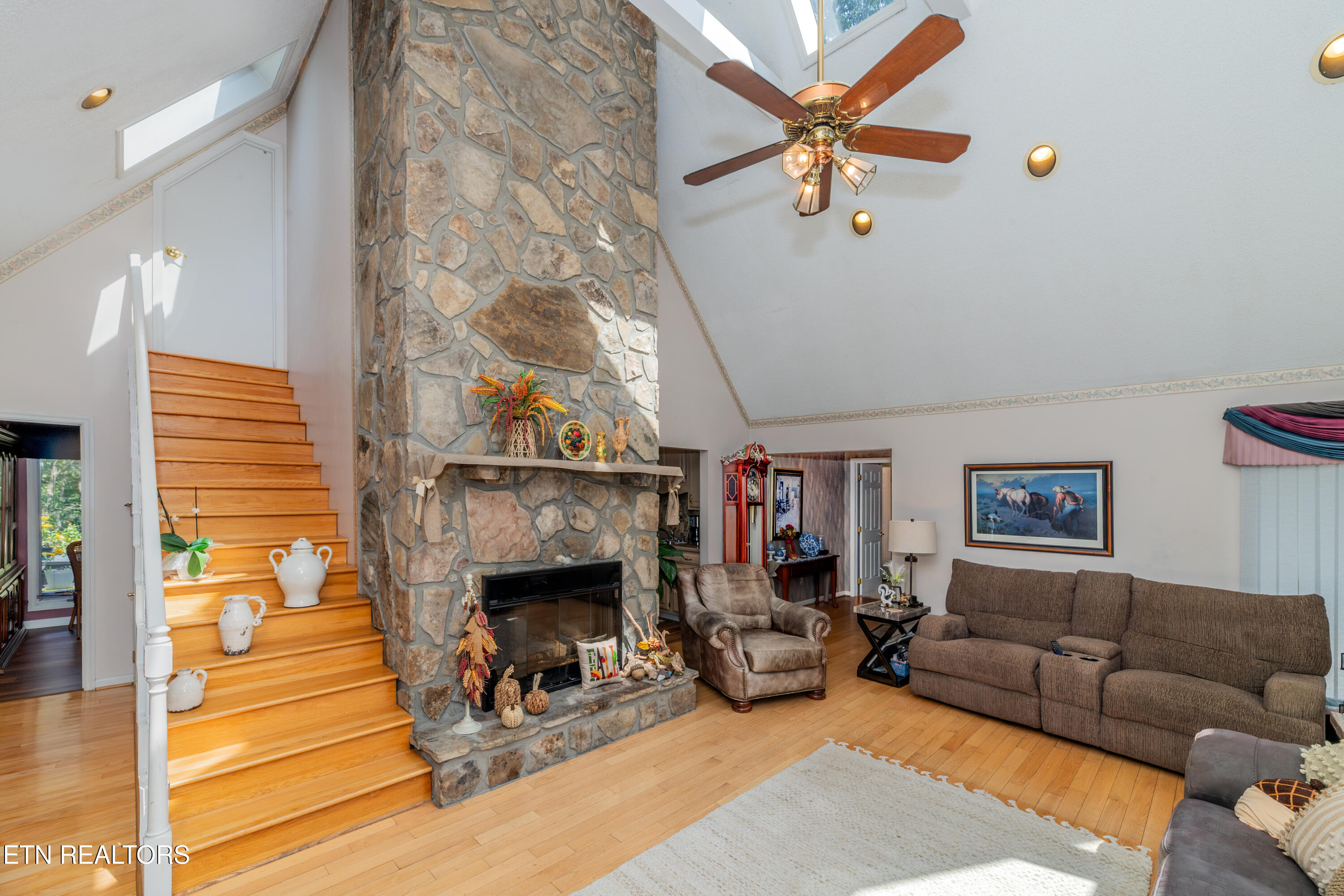 128 W Hills Court Harriman TN 37748