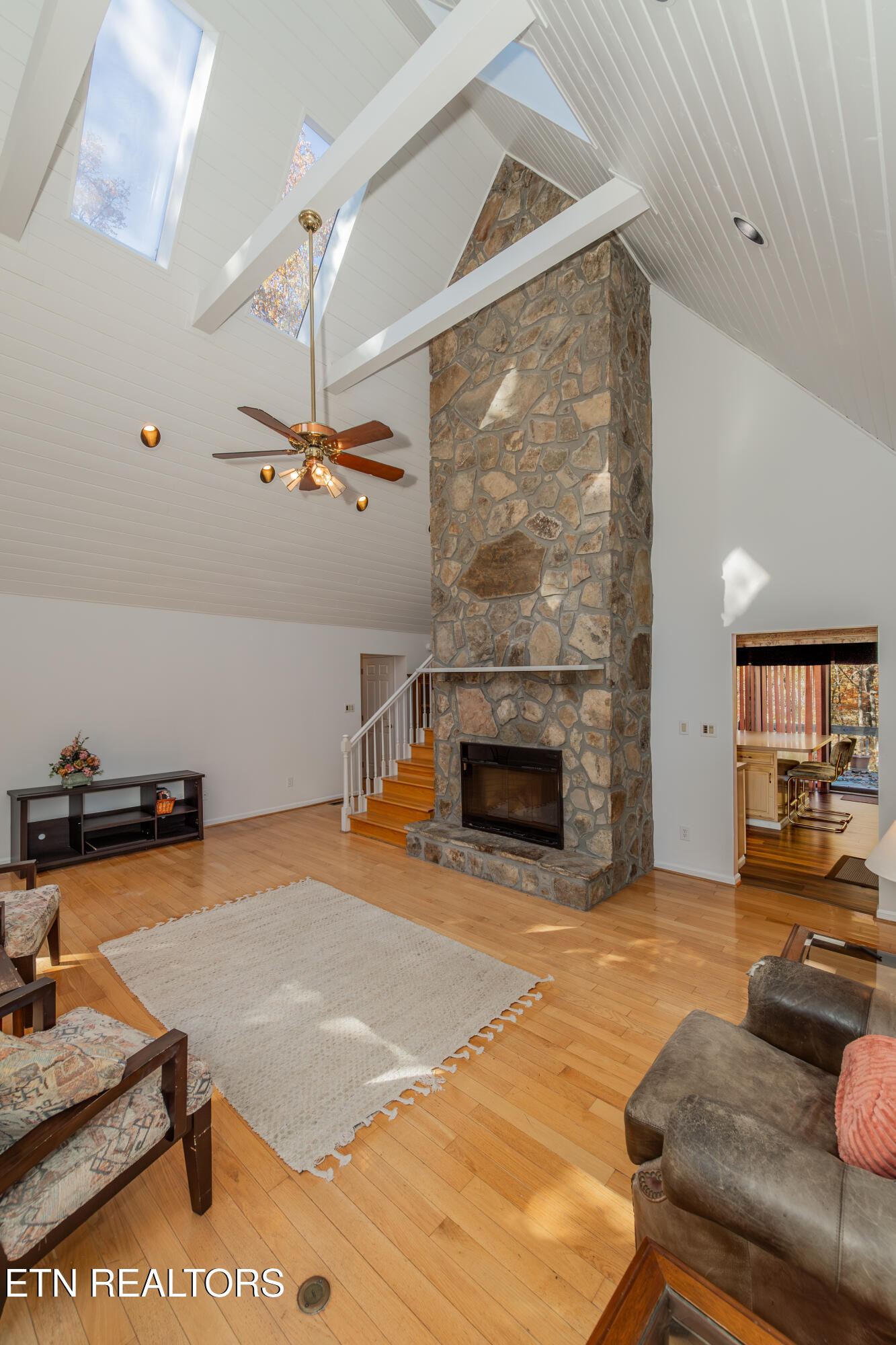 128 W Hills Court Harriman TN 37748