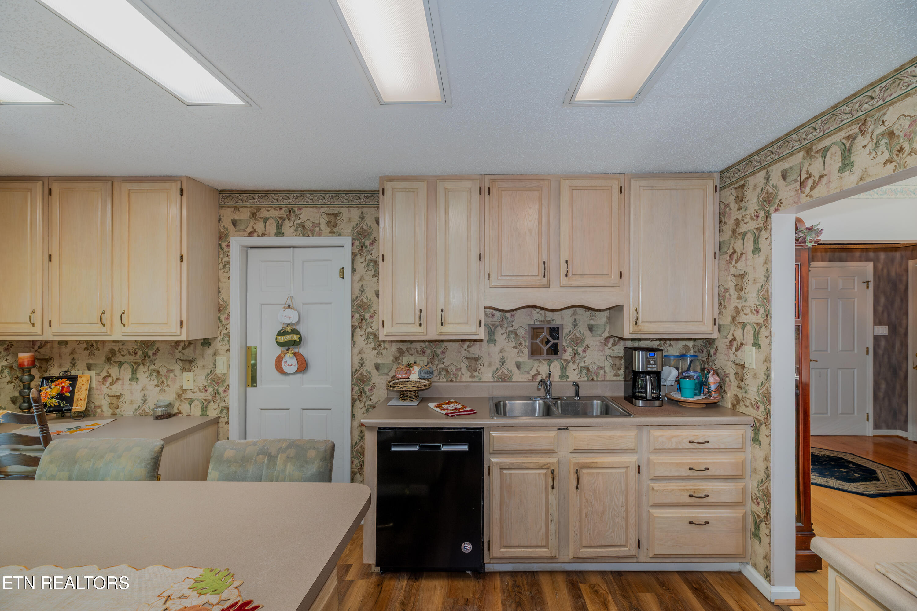128 W Hills Court Harriman TN 37748