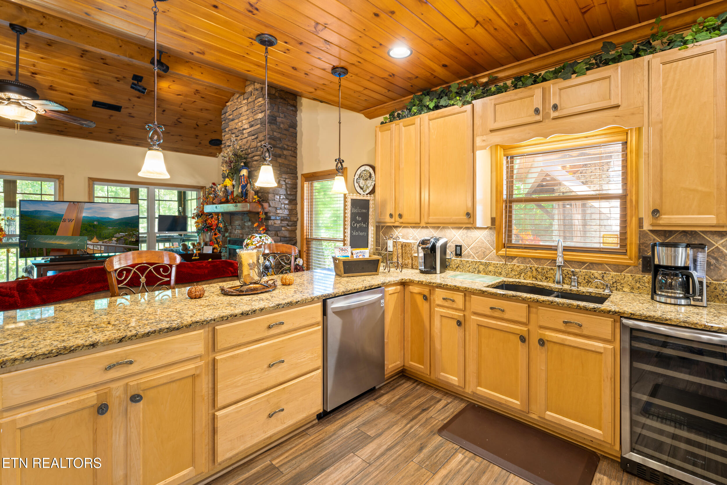 726 Plantation Drive Pigeon Forge TN 37863