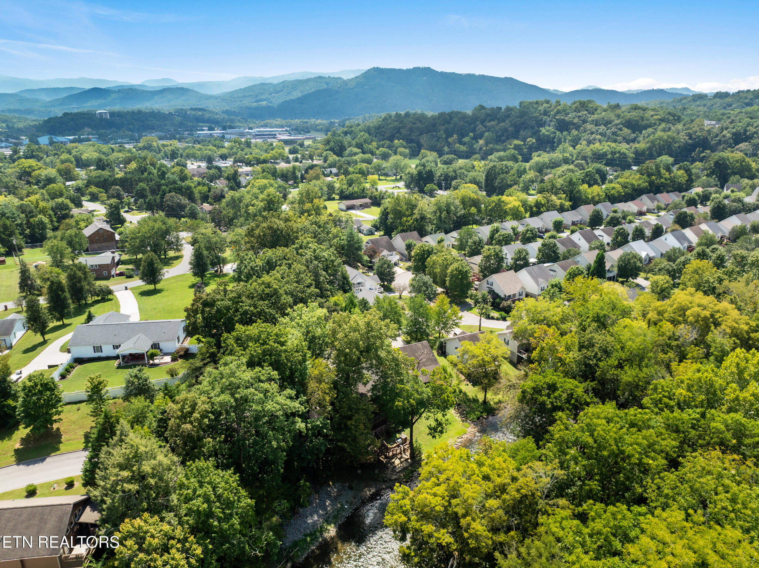 726 Plantation Drive Pigeon Forge TN 37863
