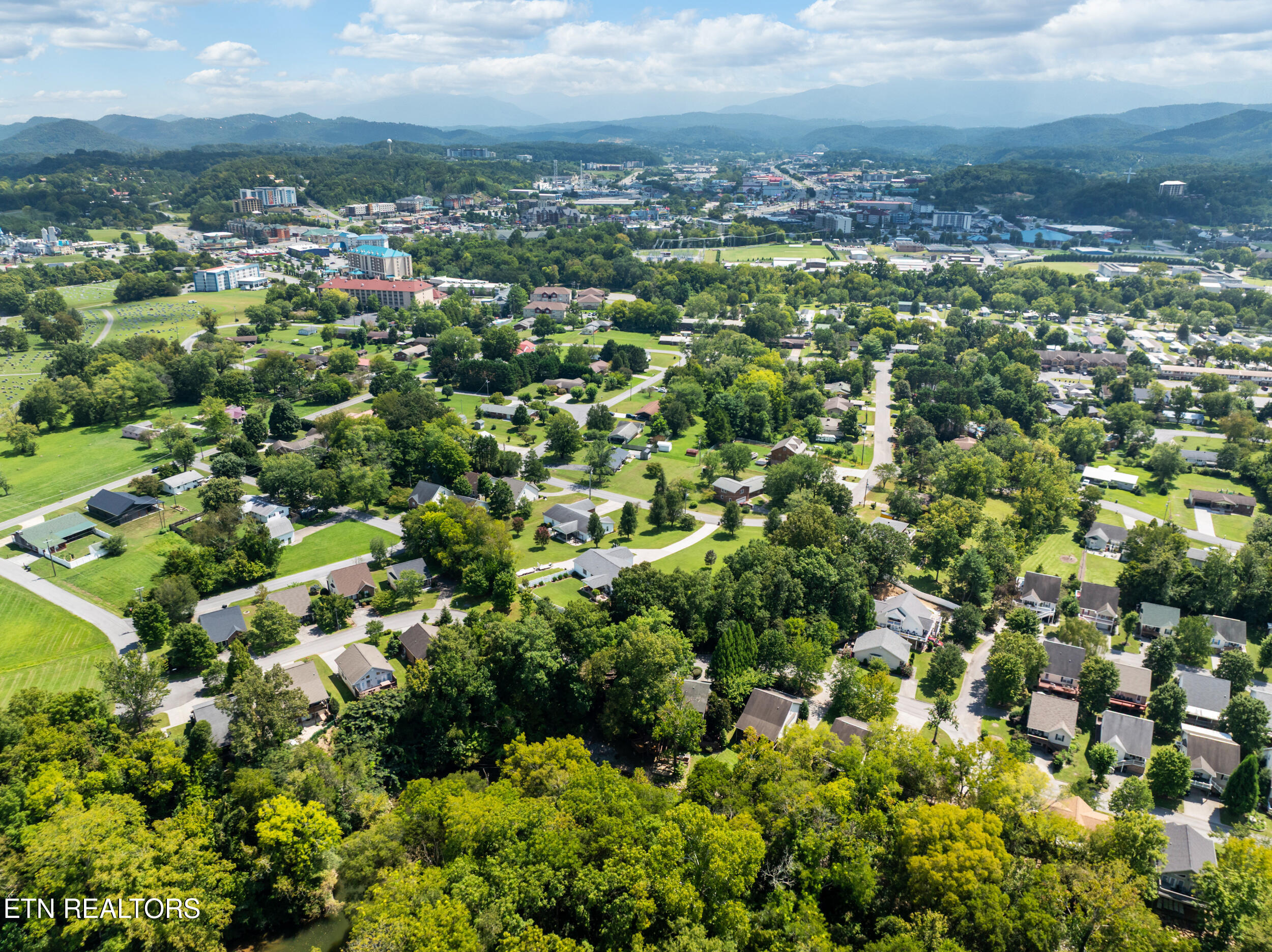 726 Plantation Drive Pigeon Forge TN 37863