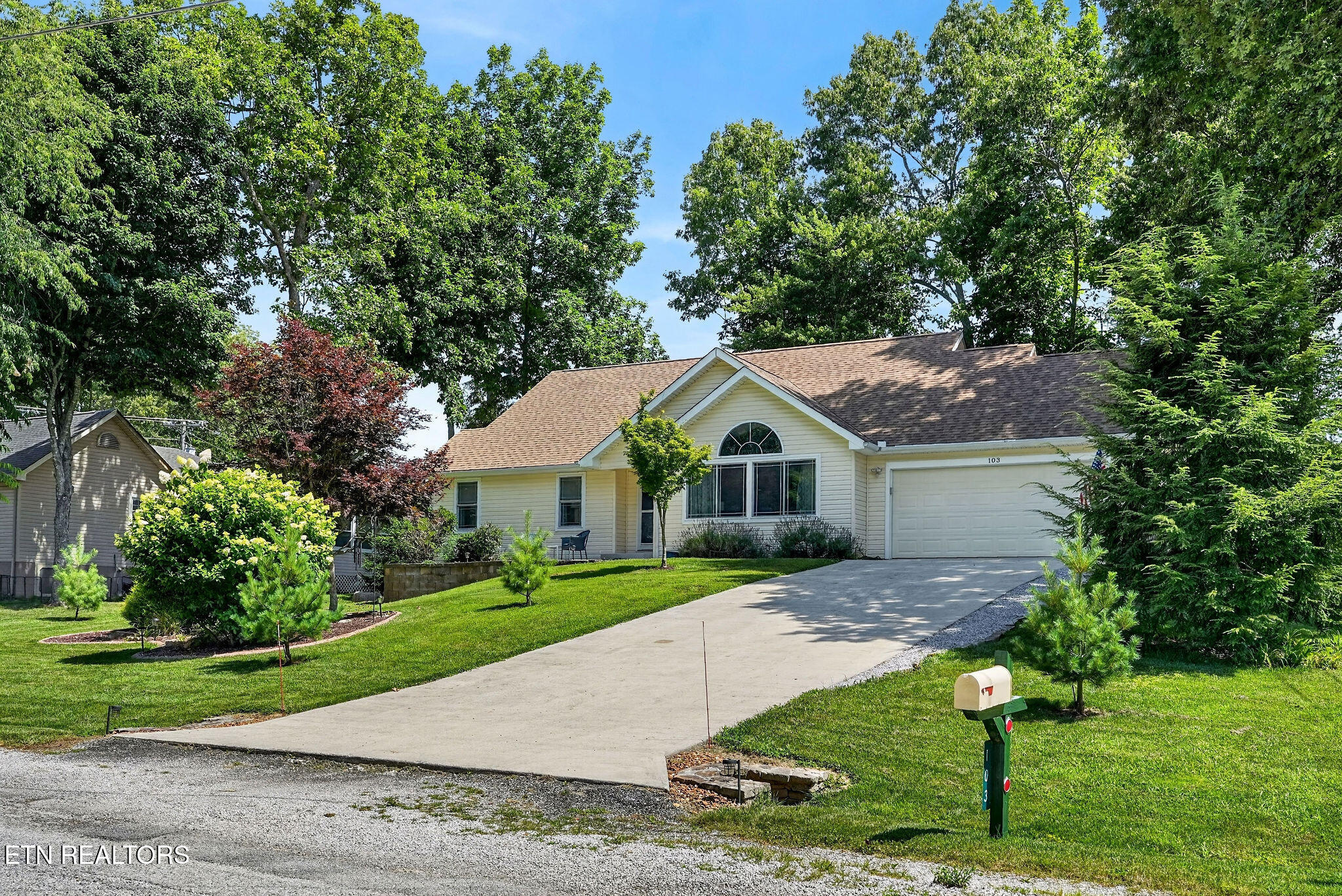 103 Brighton Lane Crossville TN 38558
