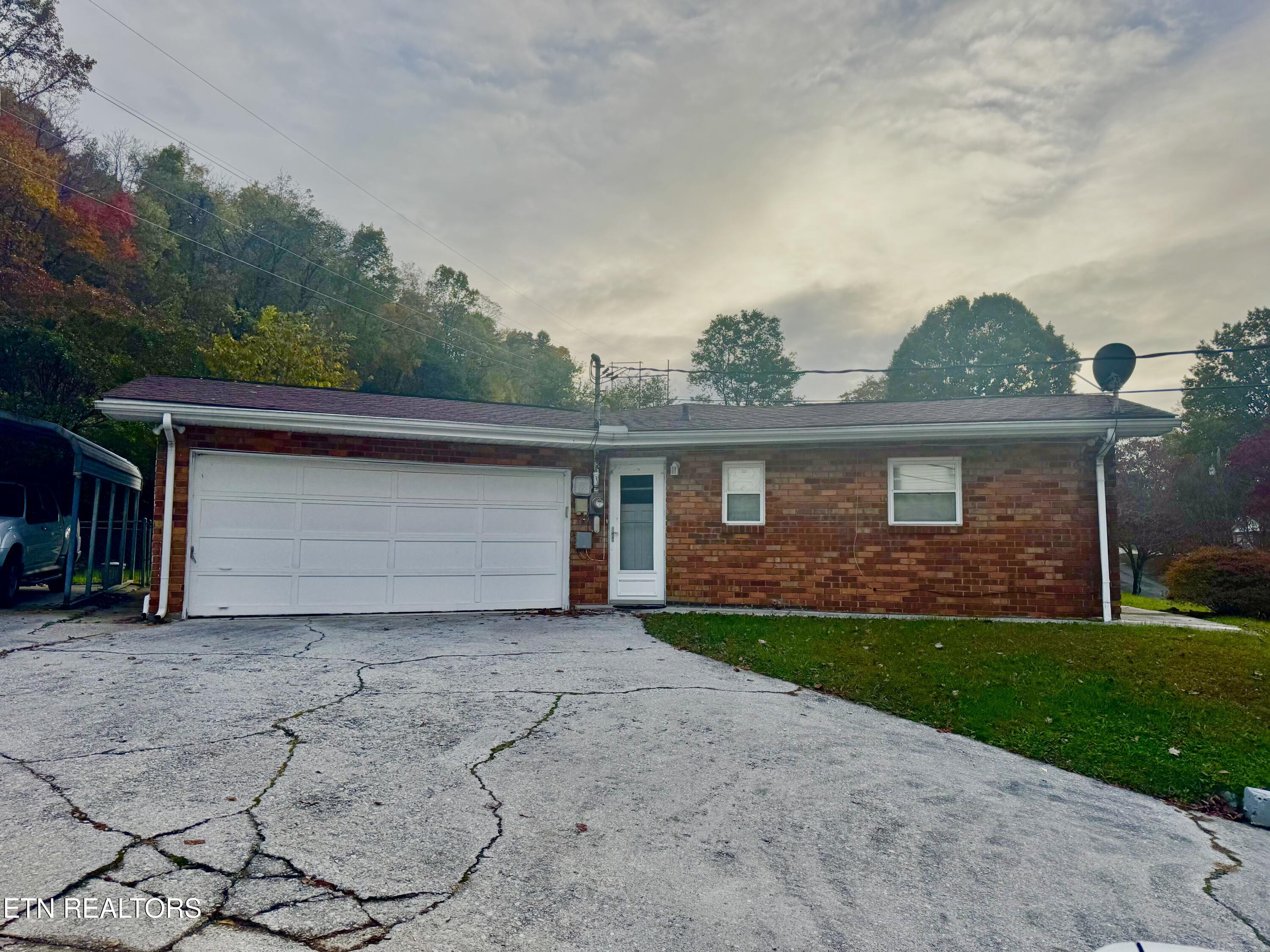 4208 Spar Drive Knoxville TN 37918