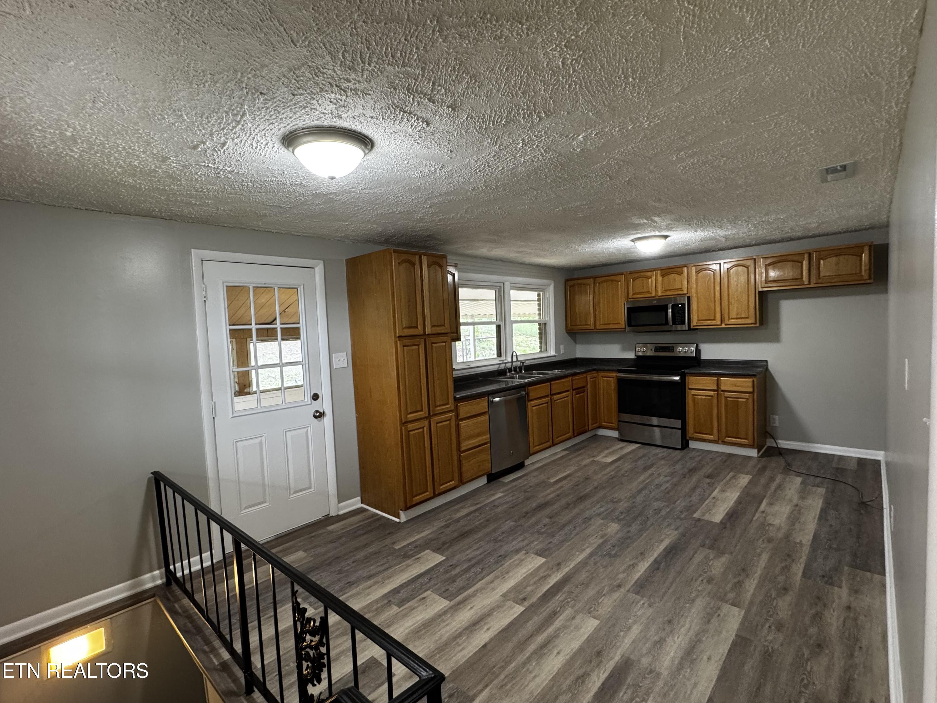 2406 Mentor School Road Louisville TN 37777