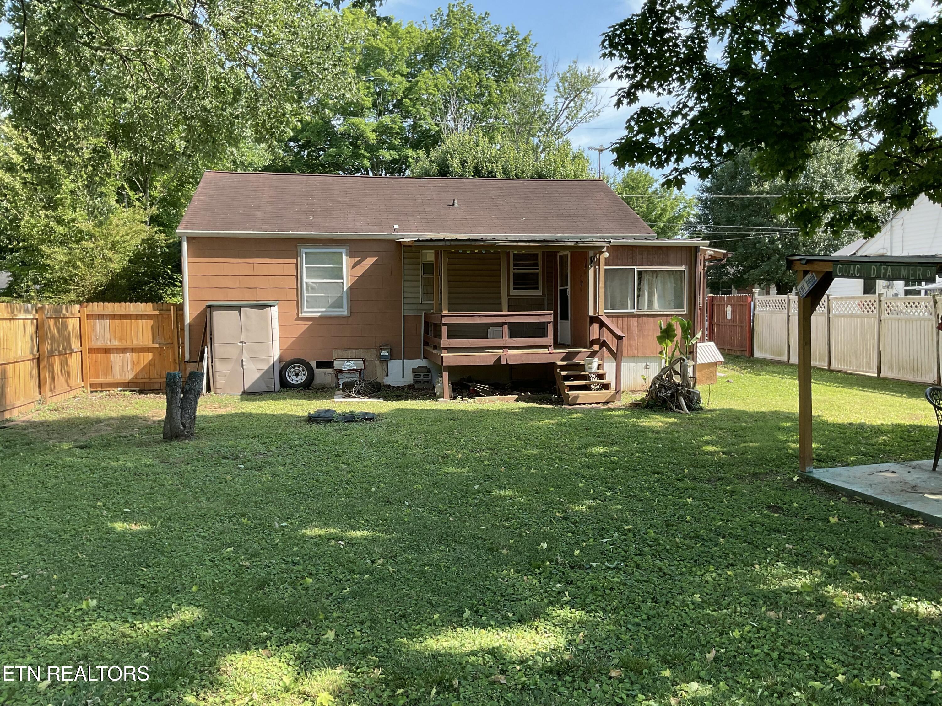 1212 Jones Street Athens TN 37303