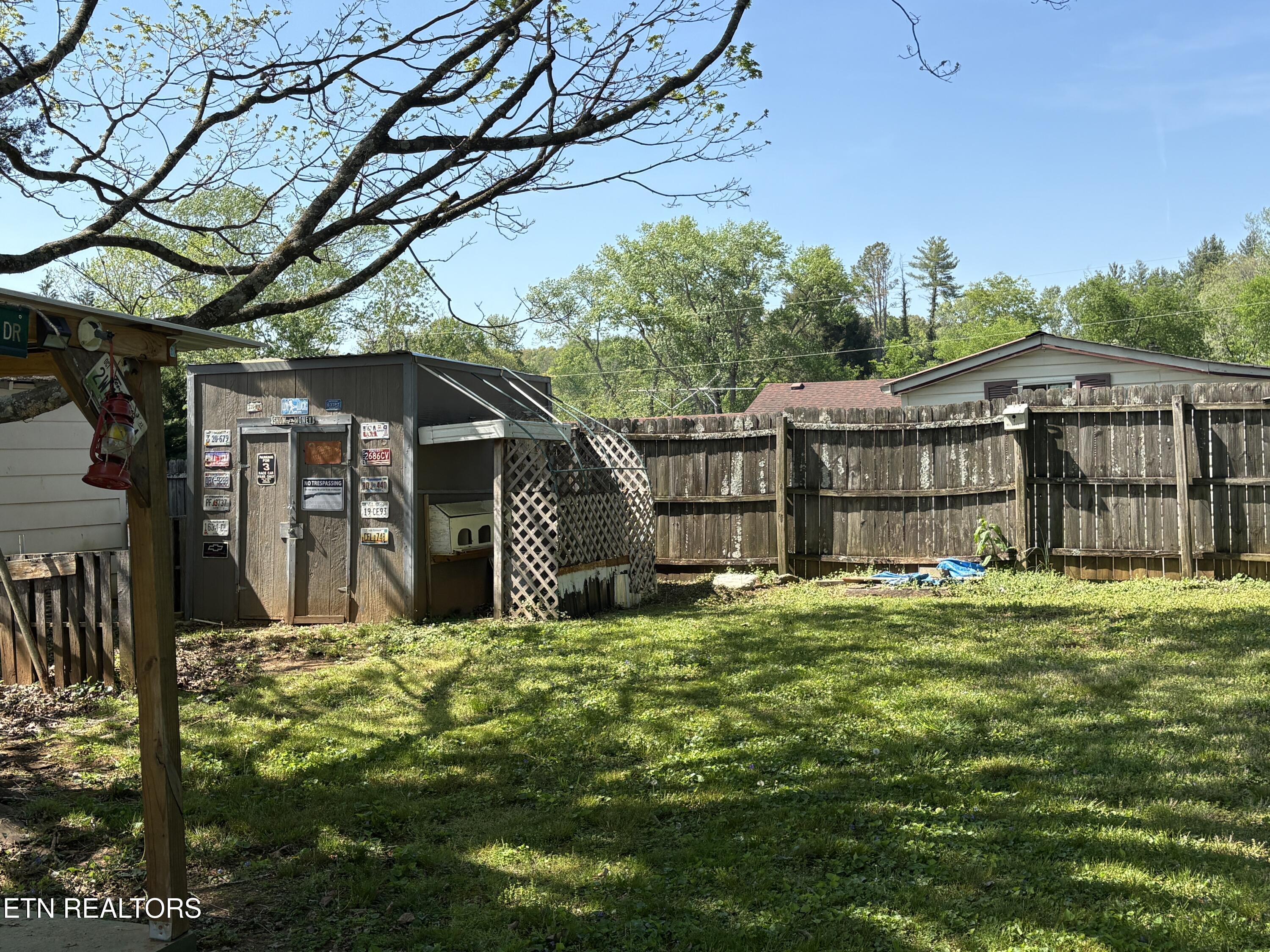 1212 Jones Street Athens TN 37303