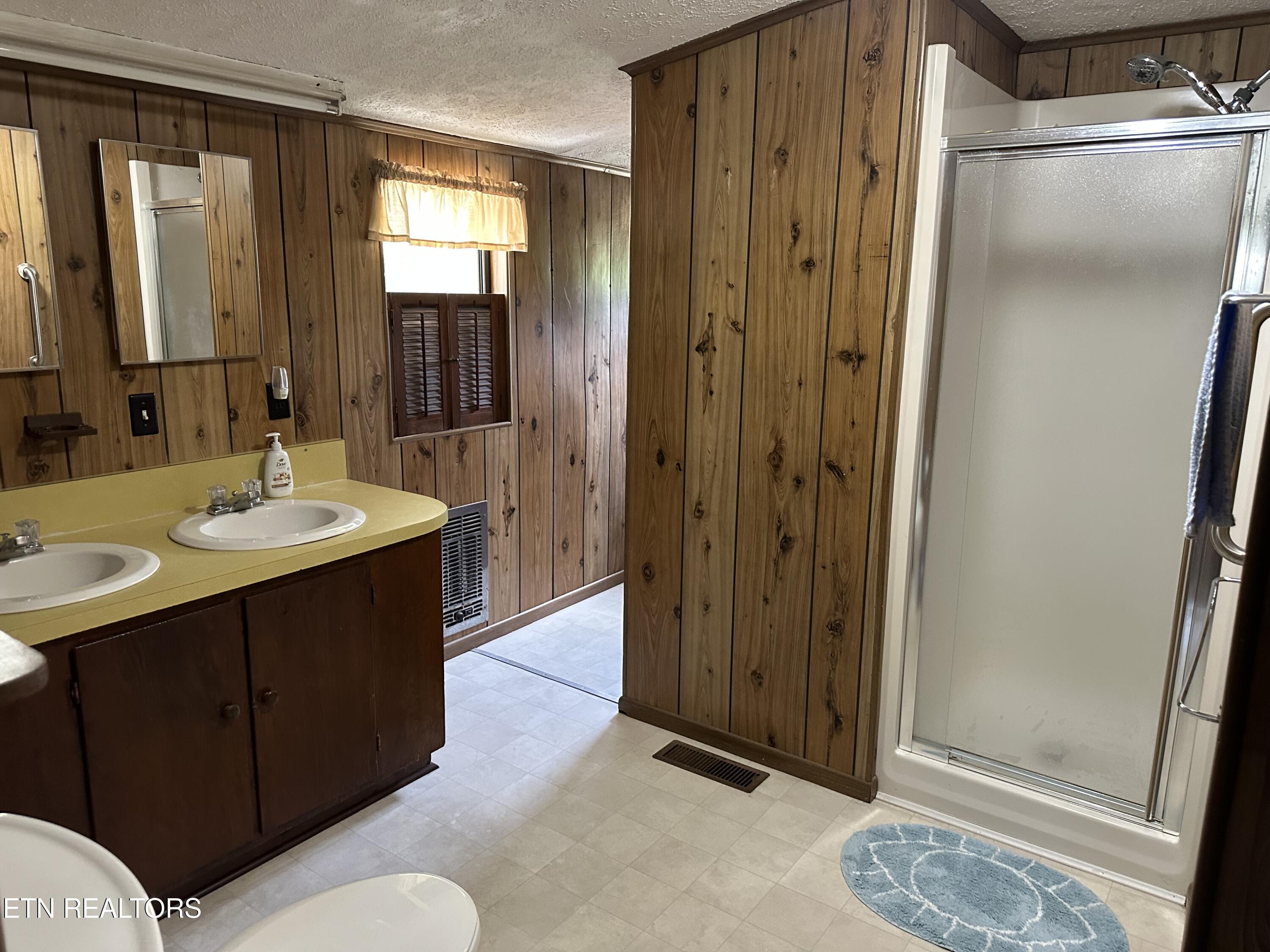 392 Tedder Street Rockwood TN 37854
