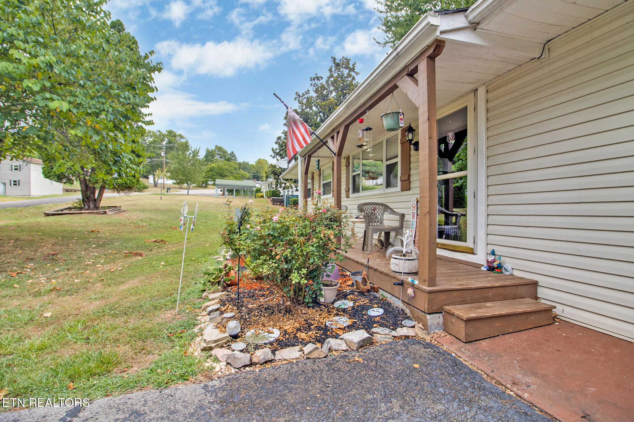 212 Reba Avenue Harriman TN 37748