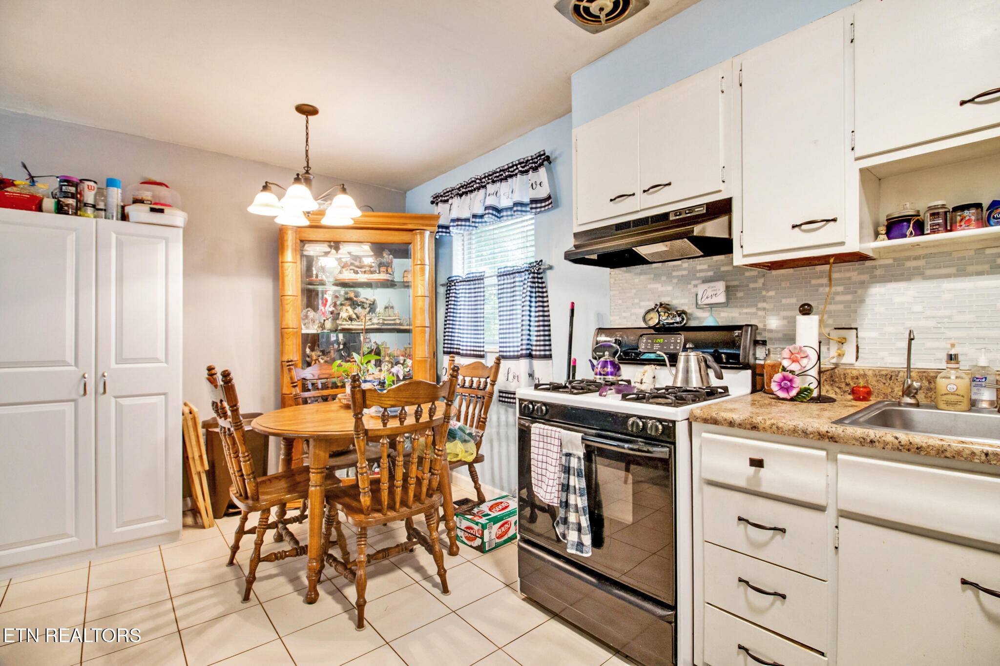 212 Reba Avenue Harriman TN 37748