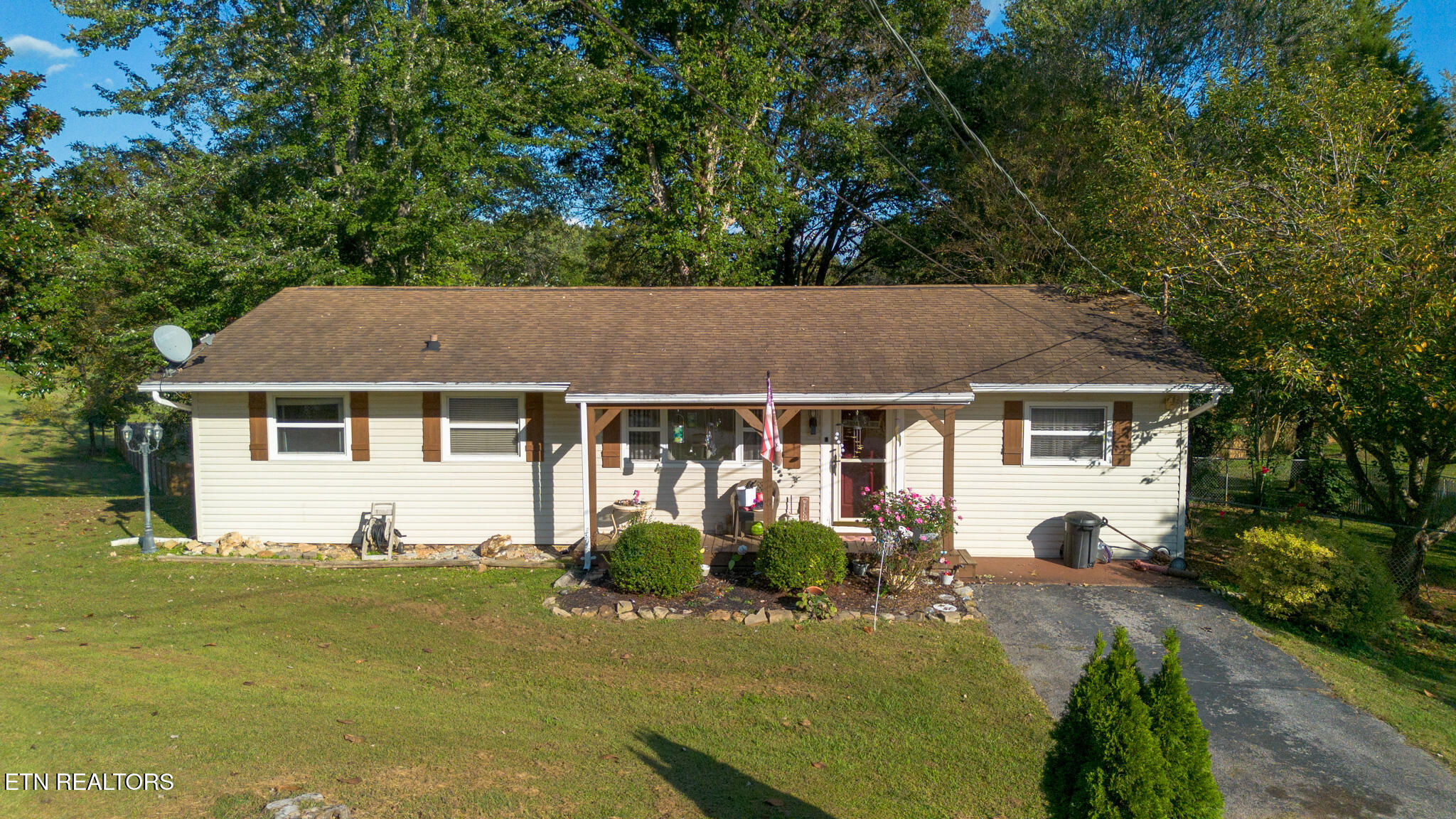 212 Reba Avenue Harriman TN 37748