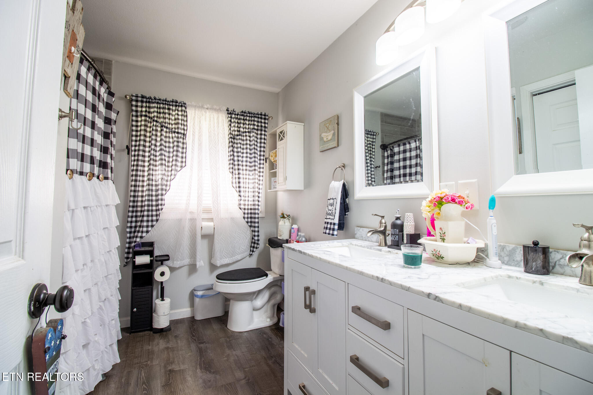 212 Reba Avenue Harriman TN 37748