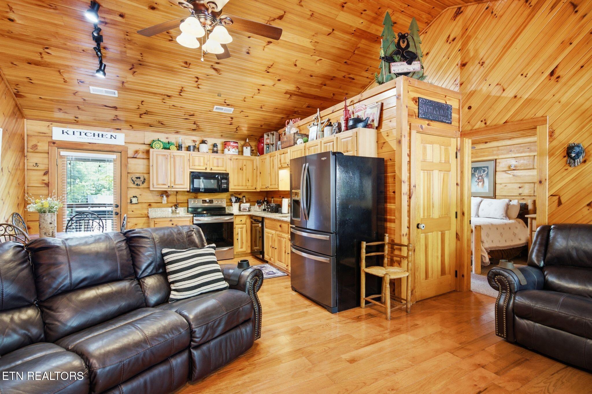 2436 Cobbler Way Pigeon Forge TN 37863