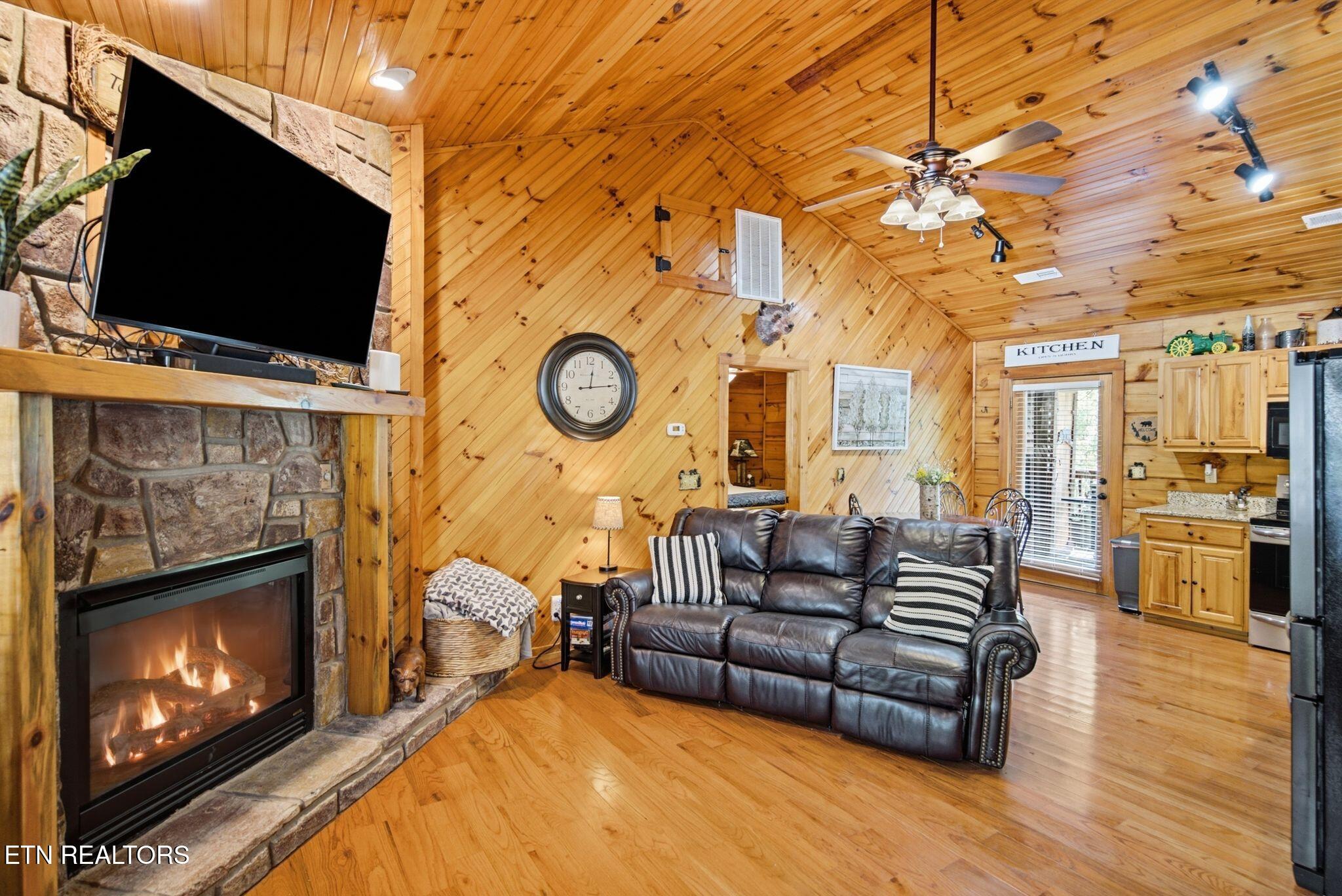 2436 Cobbler Way Pigeon Forge TN 37863